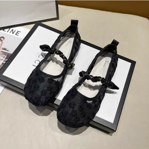Breathable mesh flats