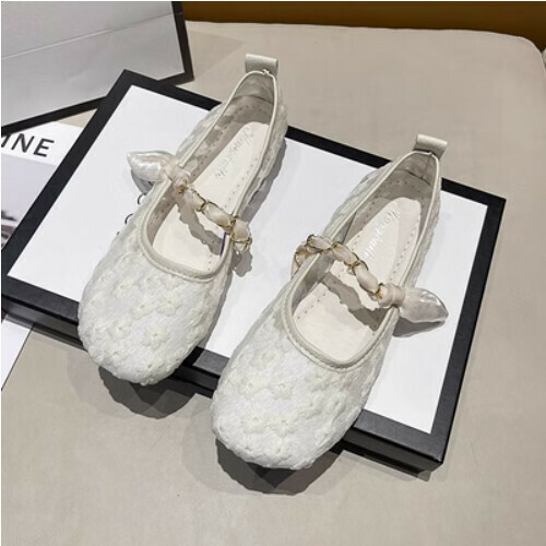 Breathable mesh flats