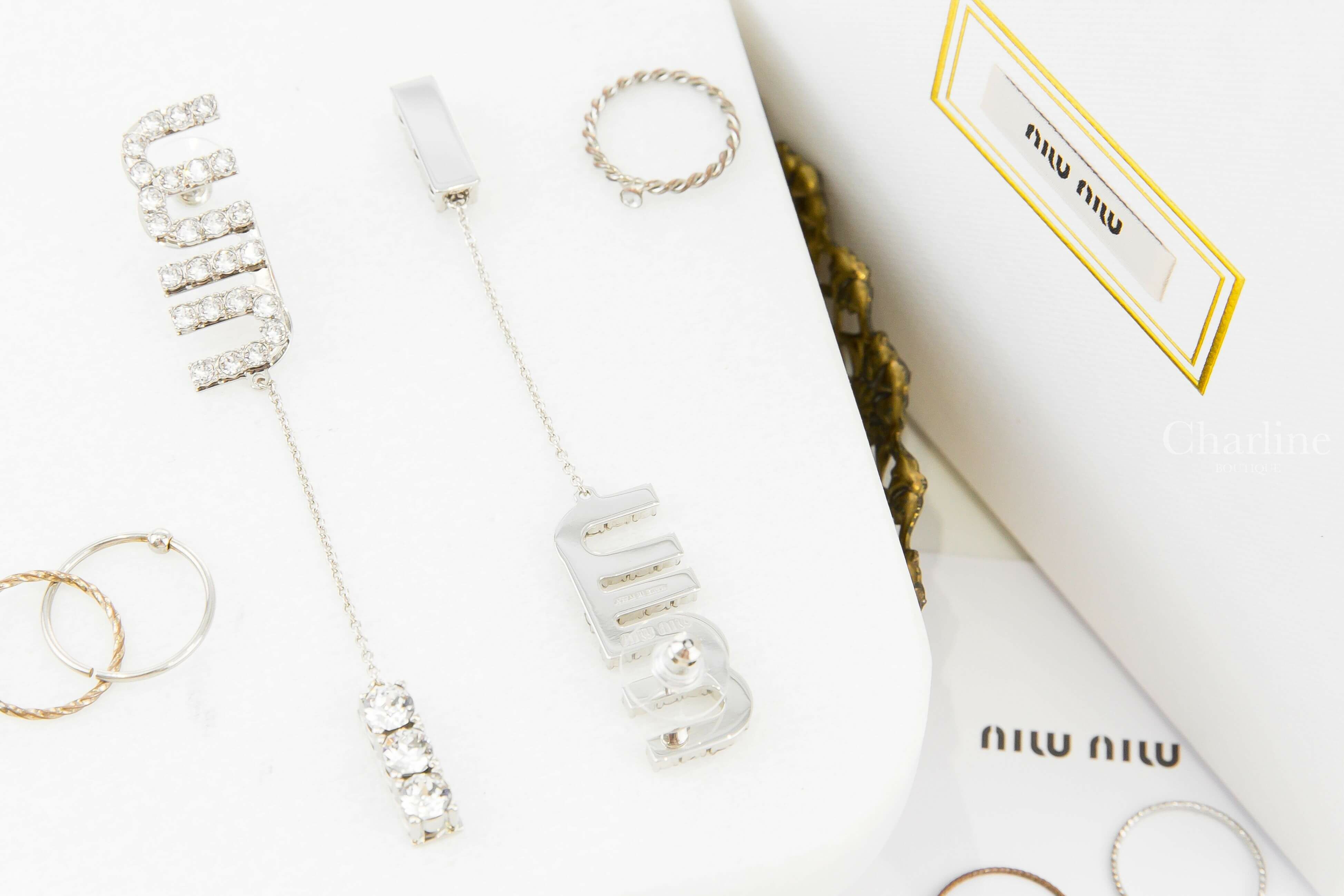 MiuMiu Pendant Earrings With Crystals 銀色水晶字母垂墜耳環-Charline Boutique 精品代購