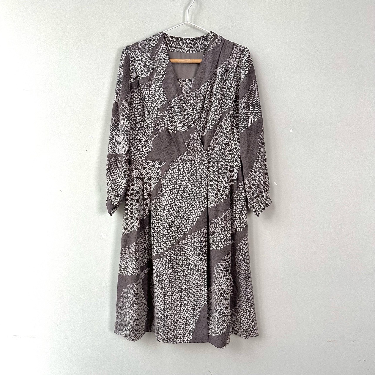 灰色光澤感和服布古著連身裙