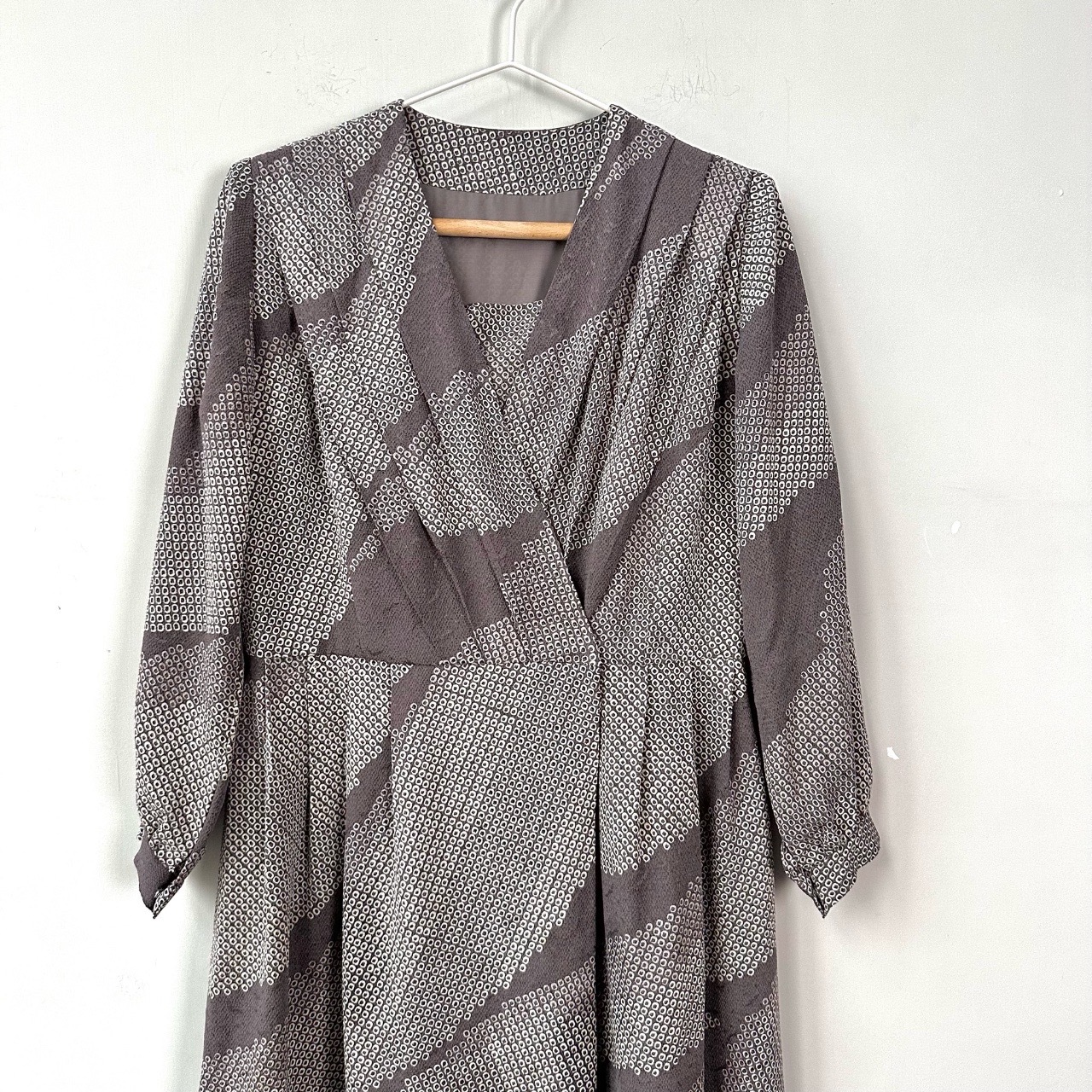 灰色光澤感和服布古著連身裙