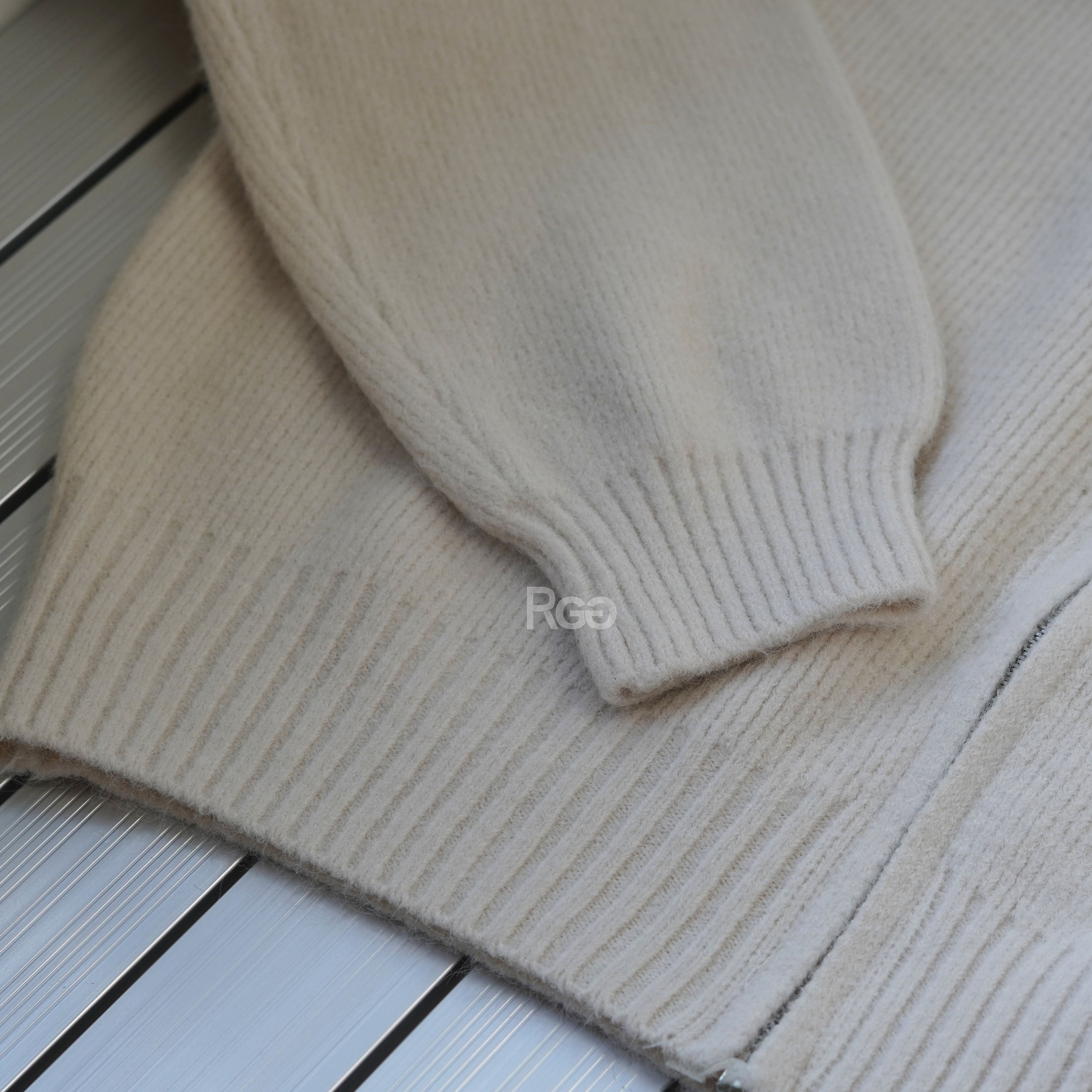 #8770 短版針織連帽外套下擺及袖口細節照