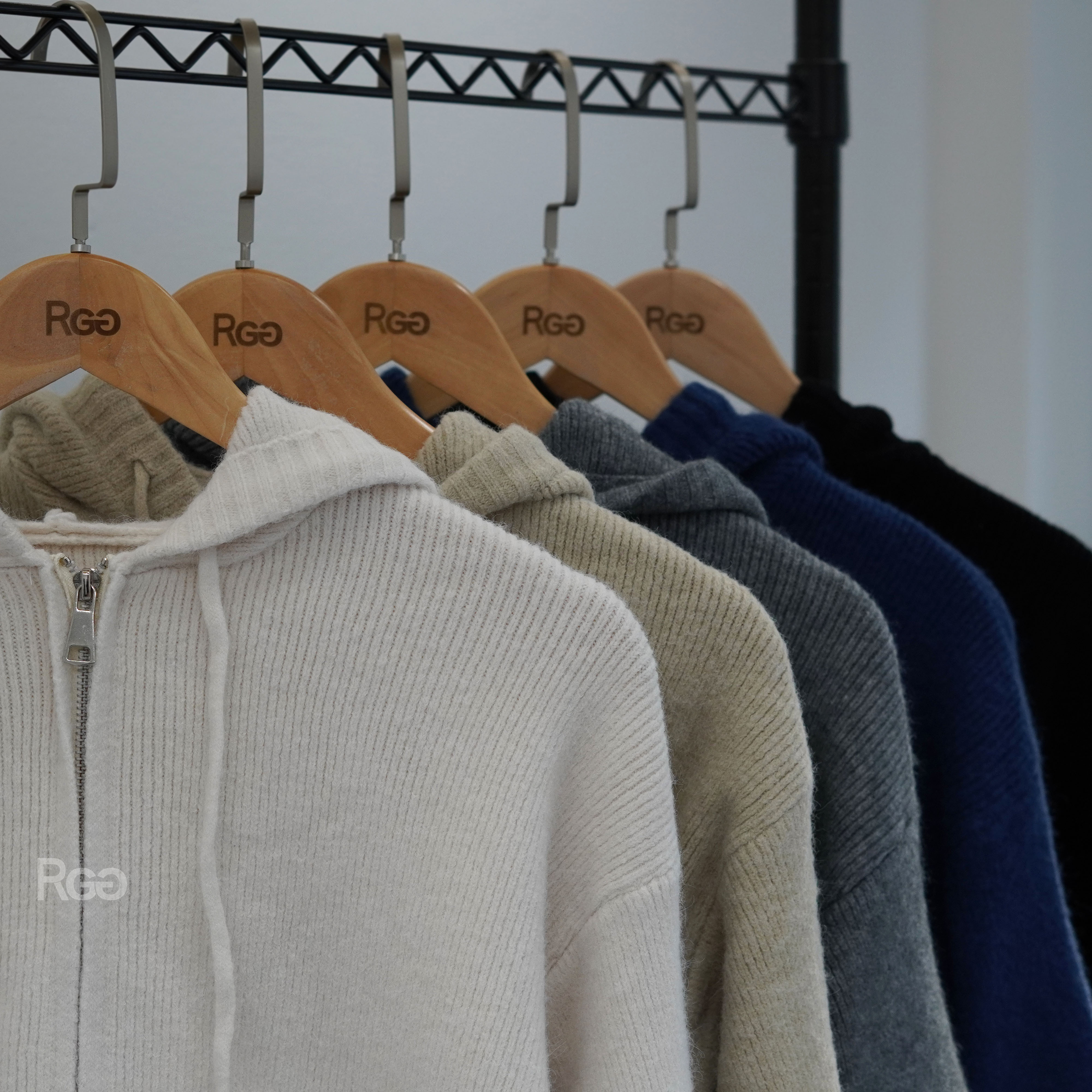 #8770 短版針織連帽外套細節照