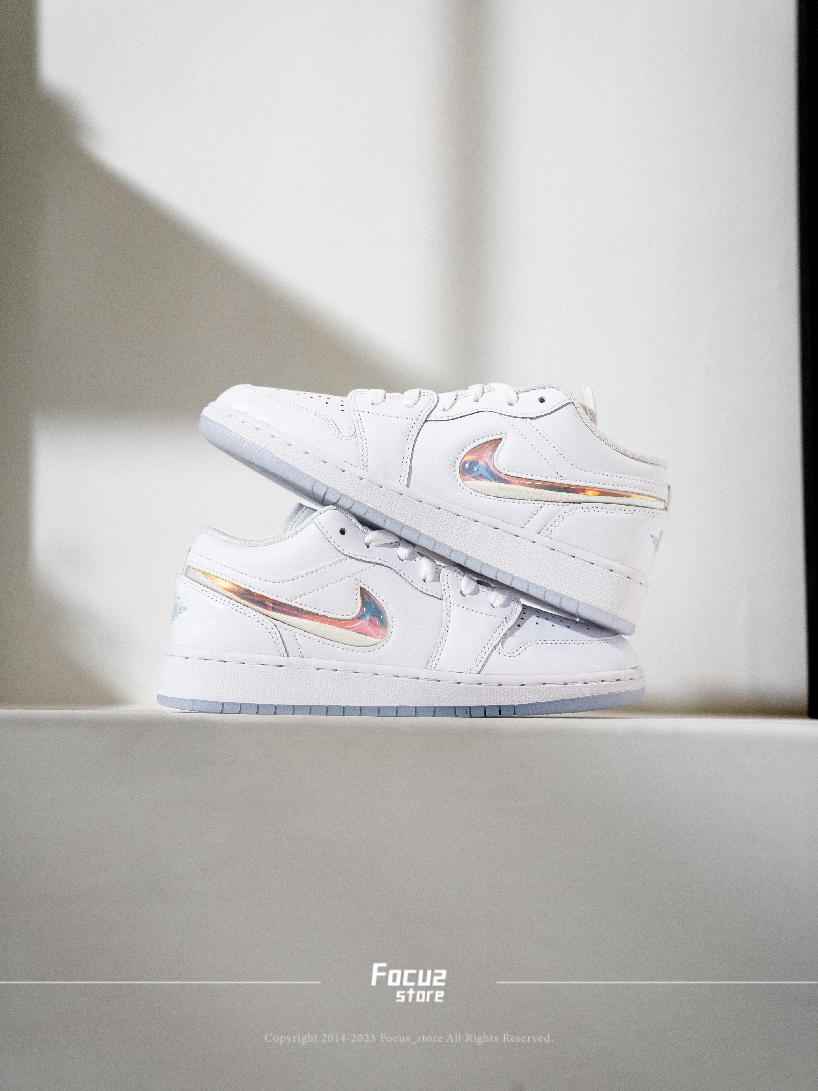 【Focus Store】現貨秒發 Nike Air Jordan 1 Low "Glitter Swoosh" 流沙 FQ9112-100