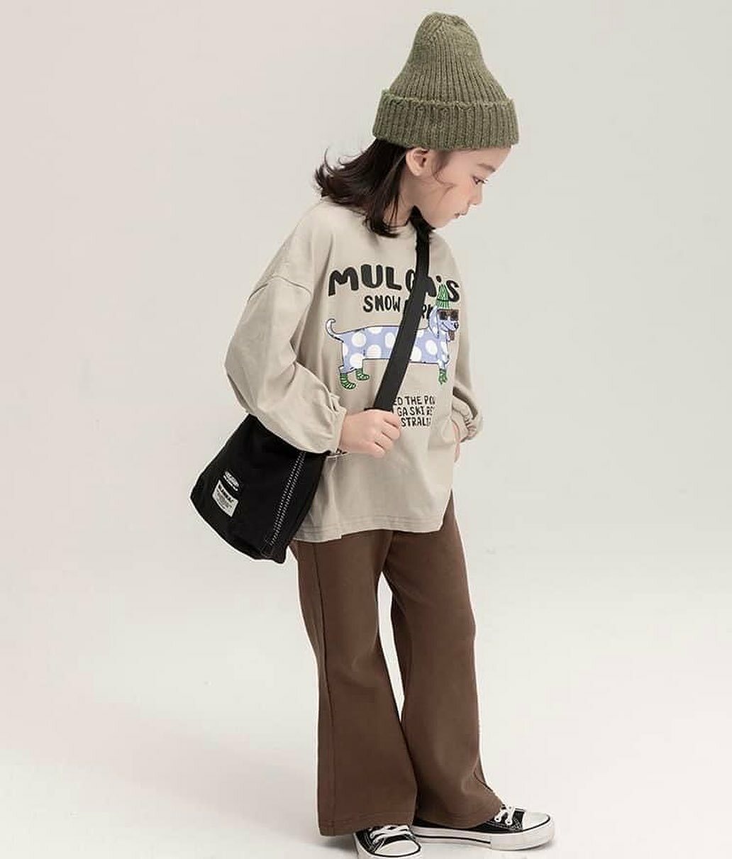 落肩臘腸上衣/復古咖色修身微喇叭長褲