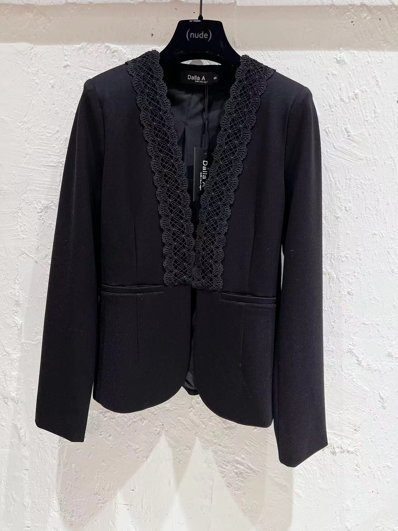Dalla A 黑色蕾絲邊西裝外套 -T