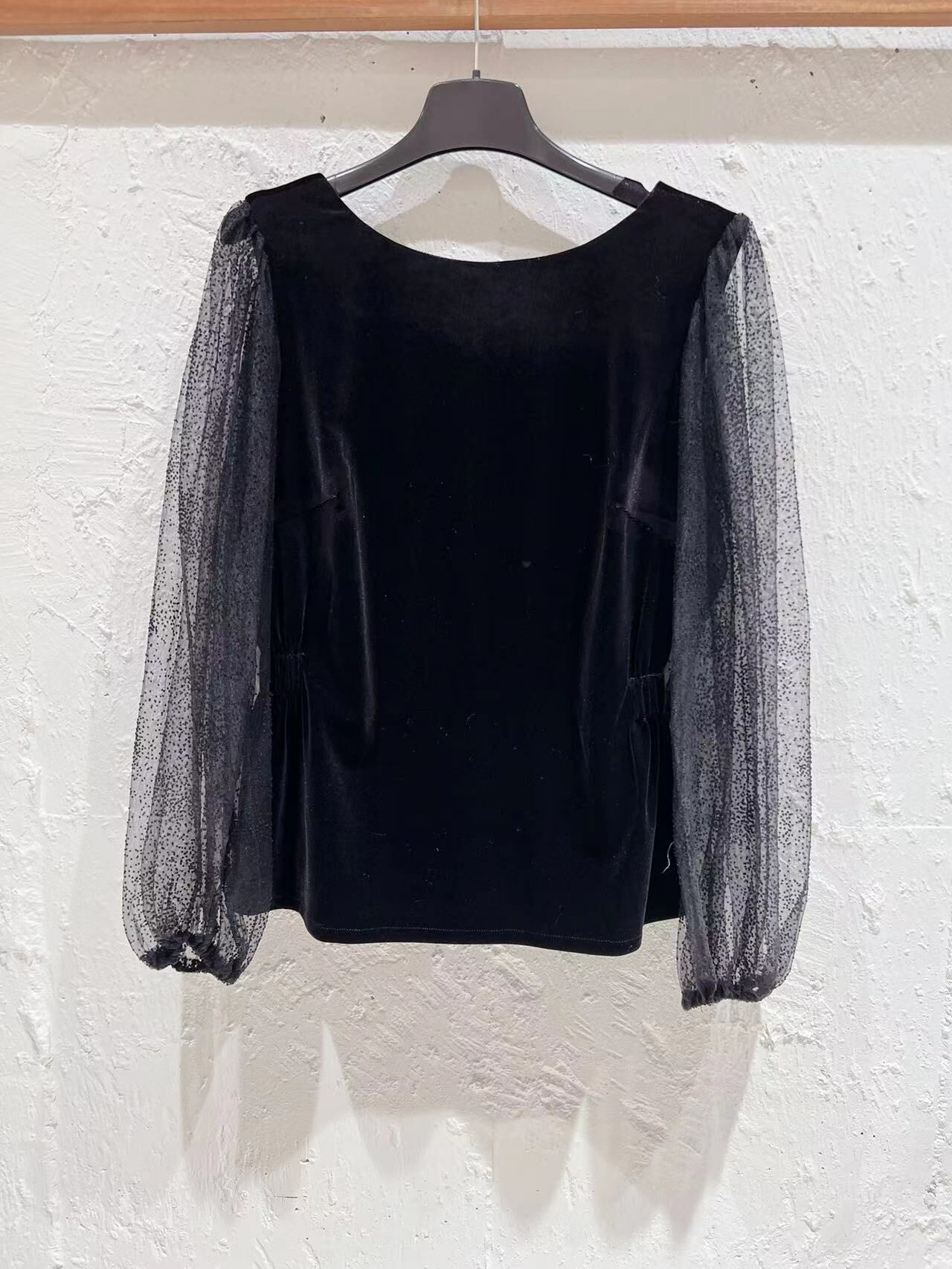 黑色透視手袖拼接上衣 -T