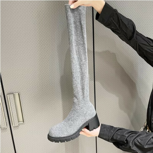 Knee-length chunky heel boots