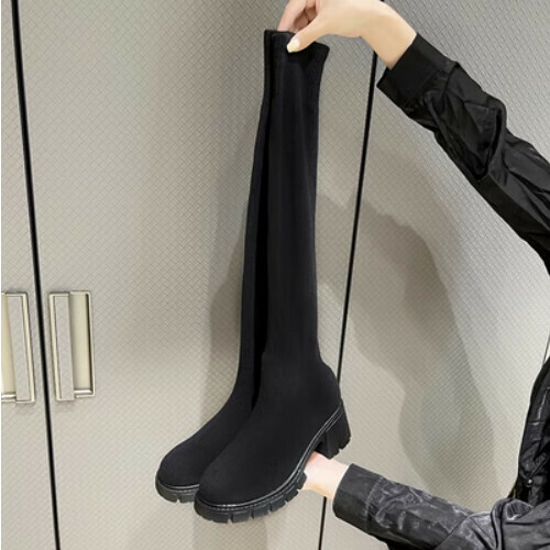 Knee-length chunky heel boots
