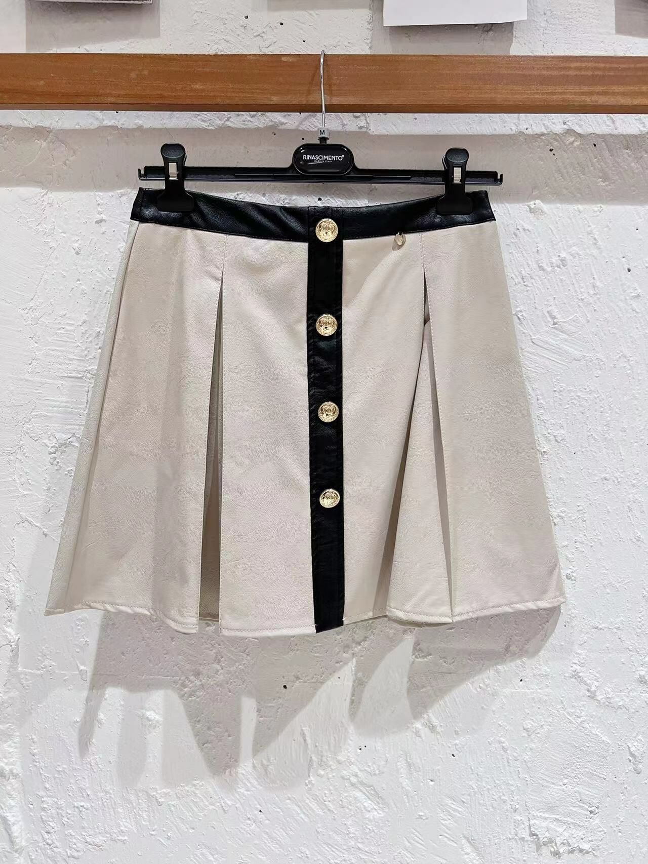 白色拼黑邊金口半截裙 -T