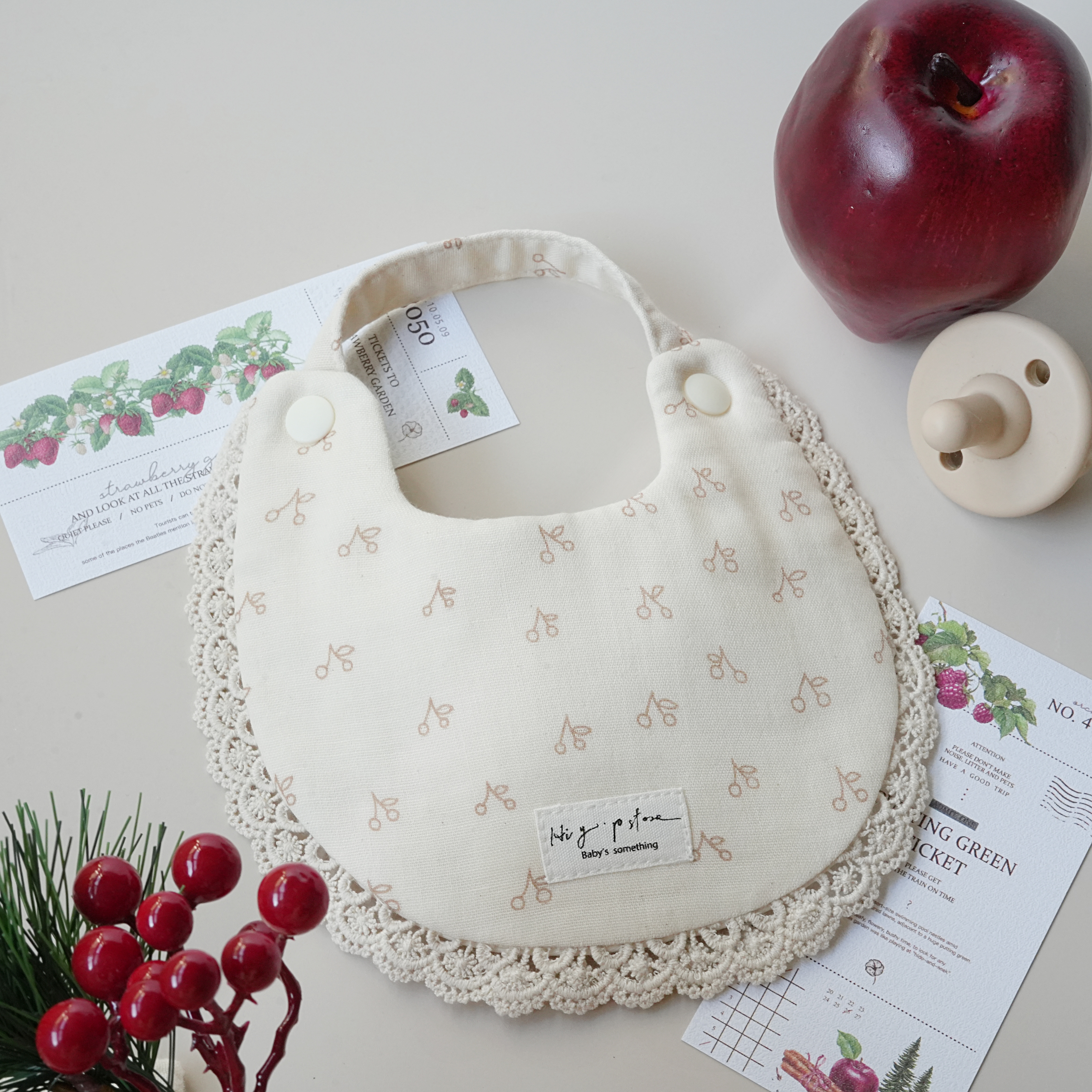 Hi Y.P store-手作圍兜-小小櫻桃