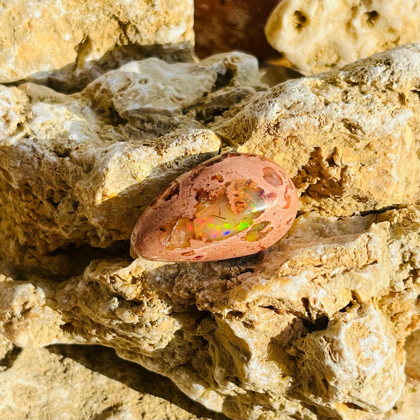 [原石] 墨西哥火蛋白石 礫背蛋白石