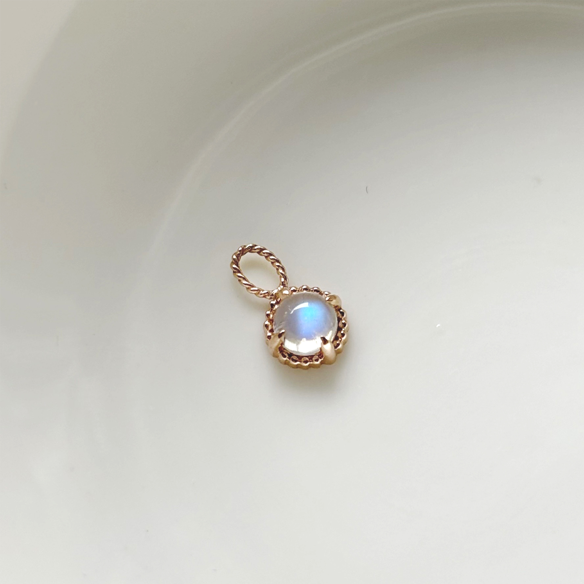 14k杯子蛋糕月光石耳墜