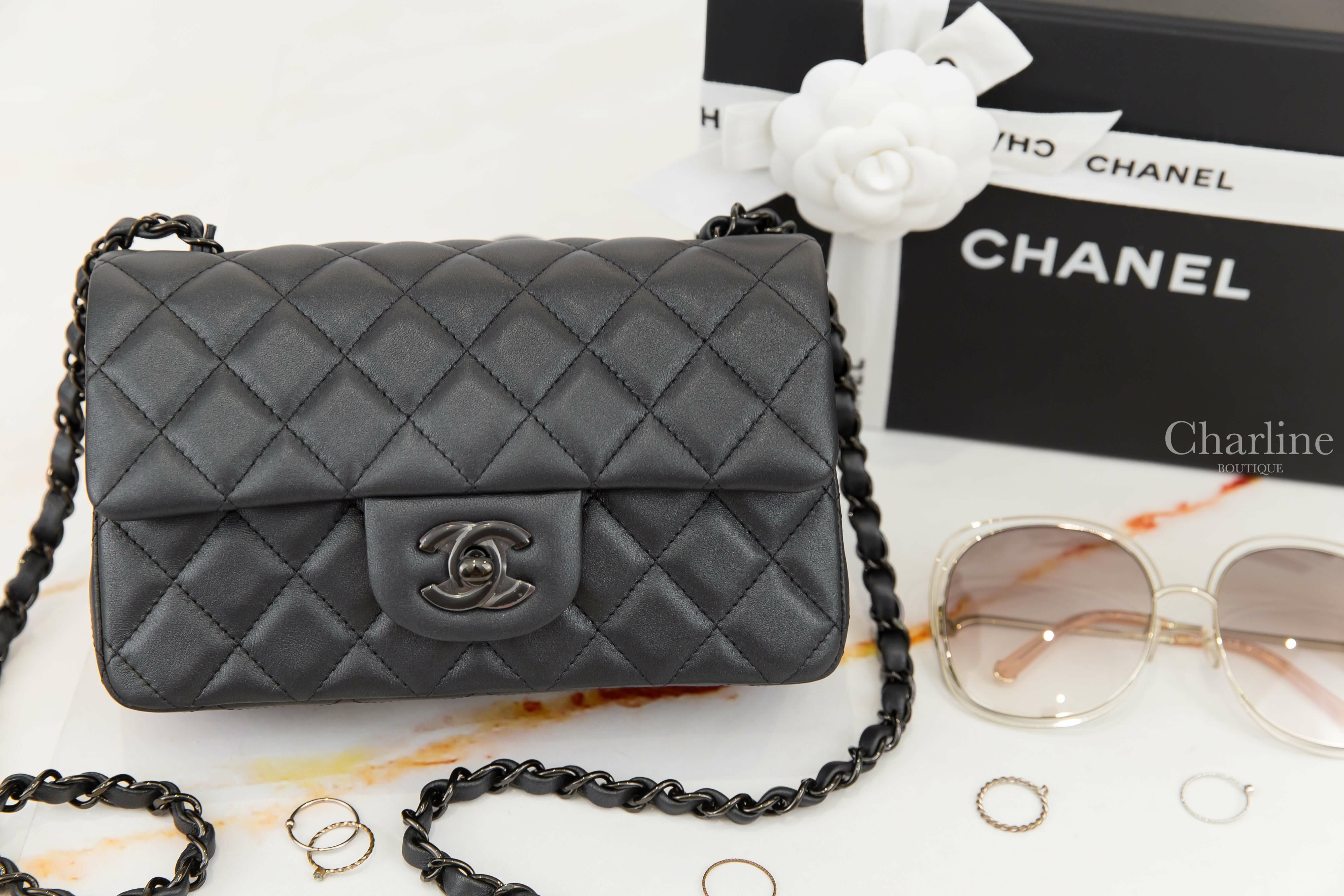 Chanel Flap Bag 黑色黑釦黑鍊20cm小羊皮菱格紋肩背包
