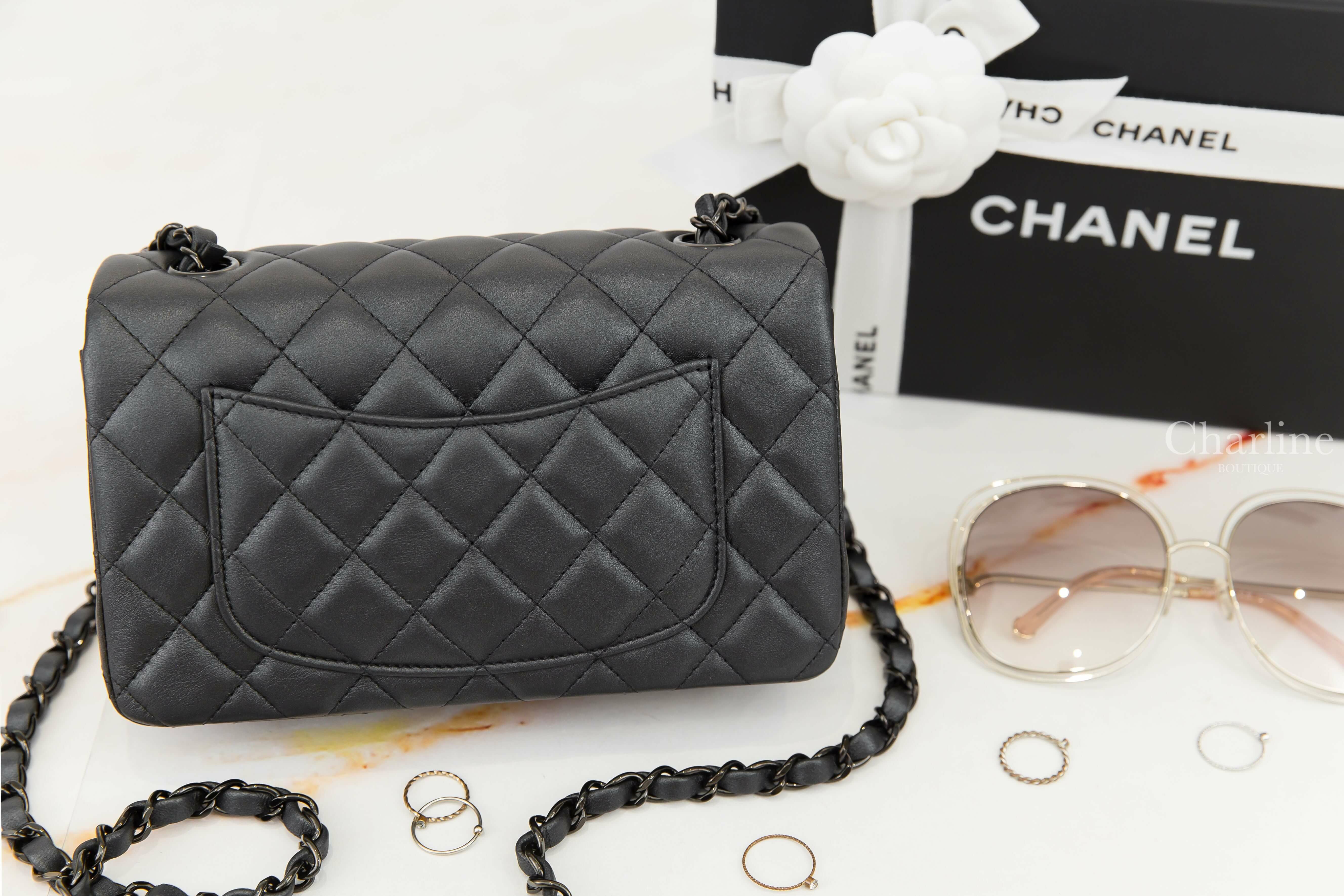 Chanel Mini Flap Bag 黑色黑釦黑鍊20cm小羊皮菱格紋肩背包-Charline Boutique 精品代購