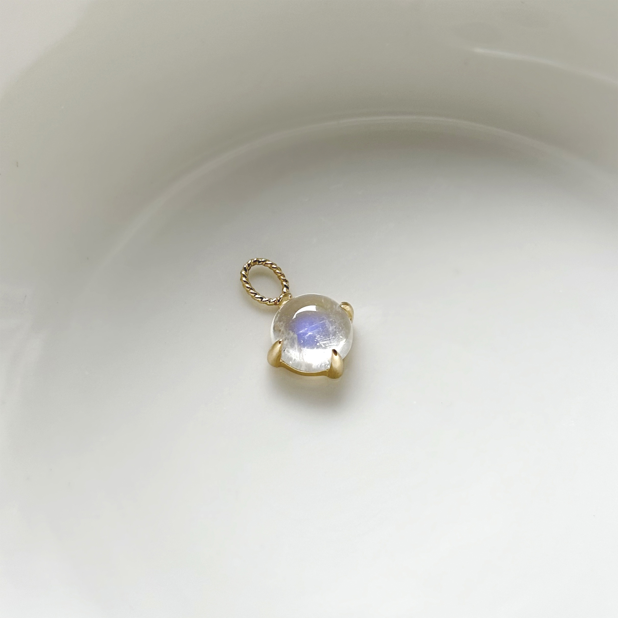 14k頂級爪鑲月光石耳墜