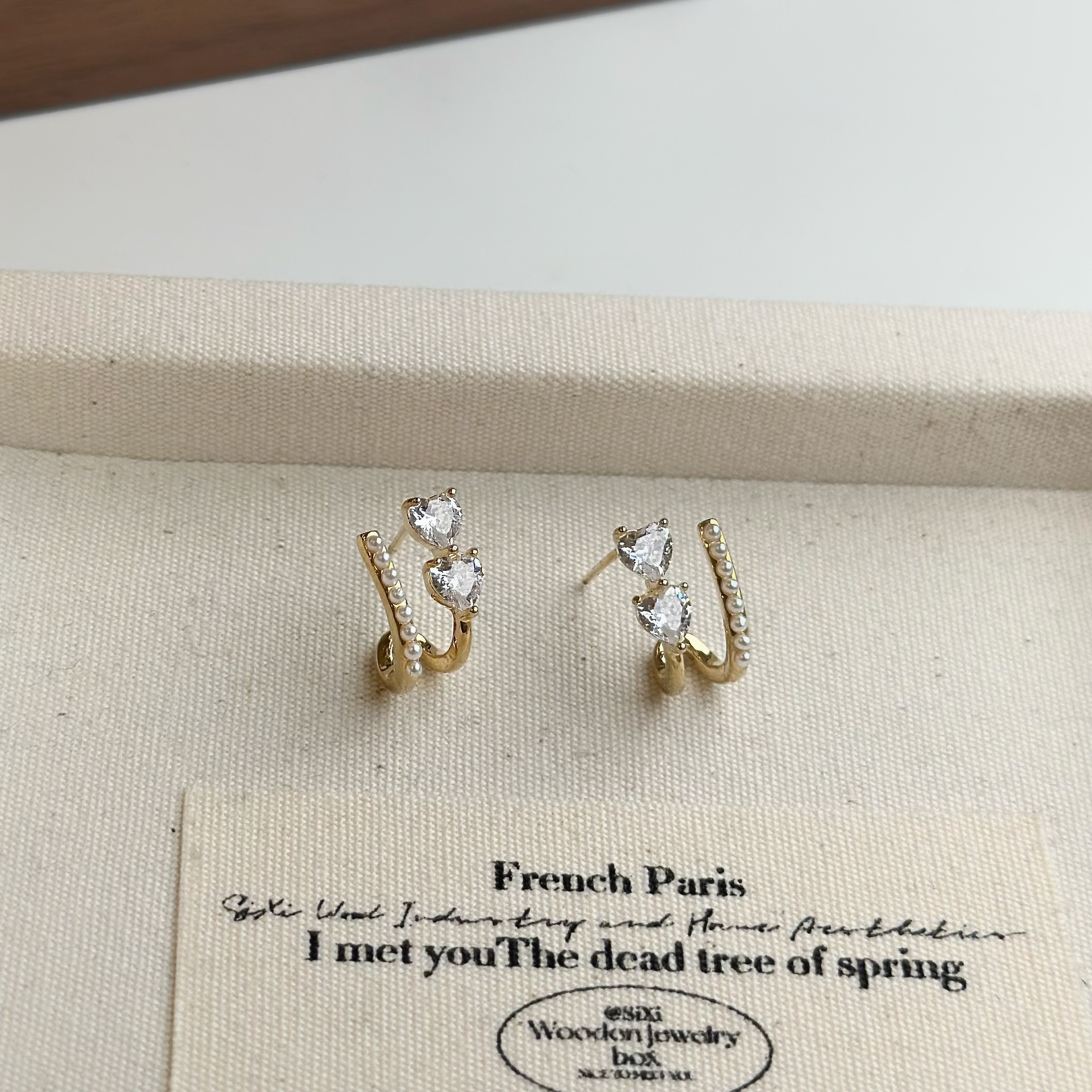 K23貼心．愛心鑽珍珠雙層C字圈