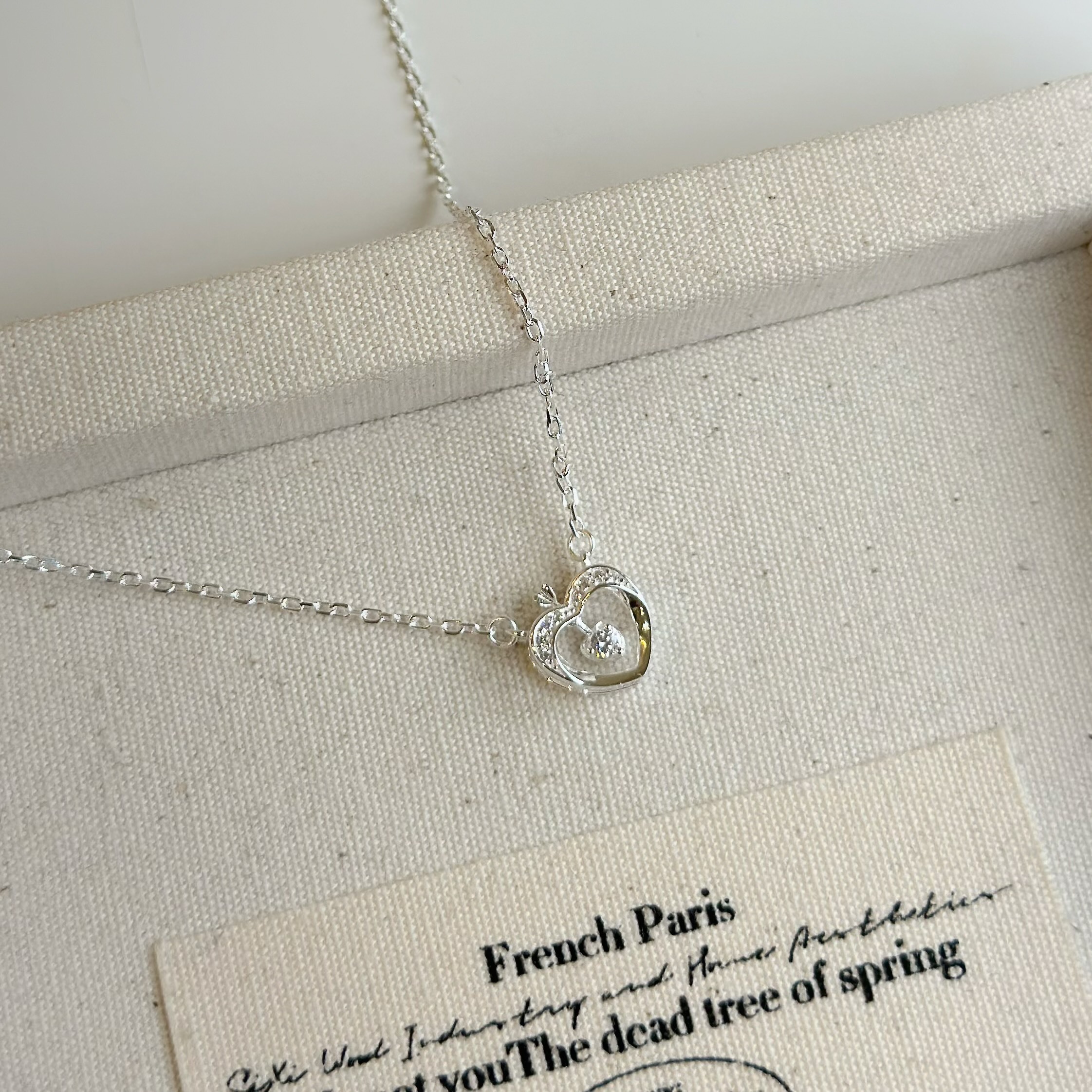 K36心動．排鑽愛心靈動純銀鎖骨鏈