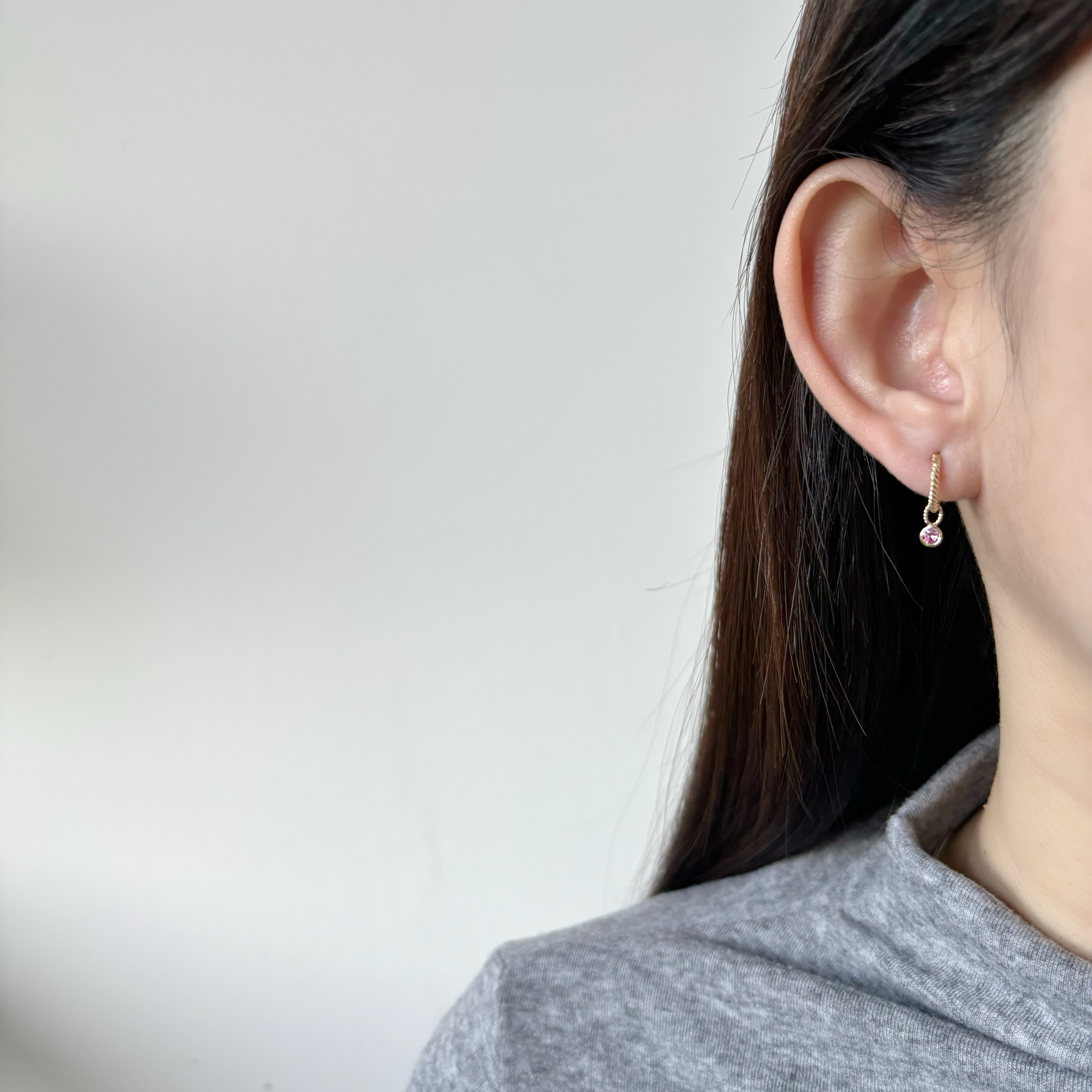 14k鑽面小圓粉色藍寶石耳墜