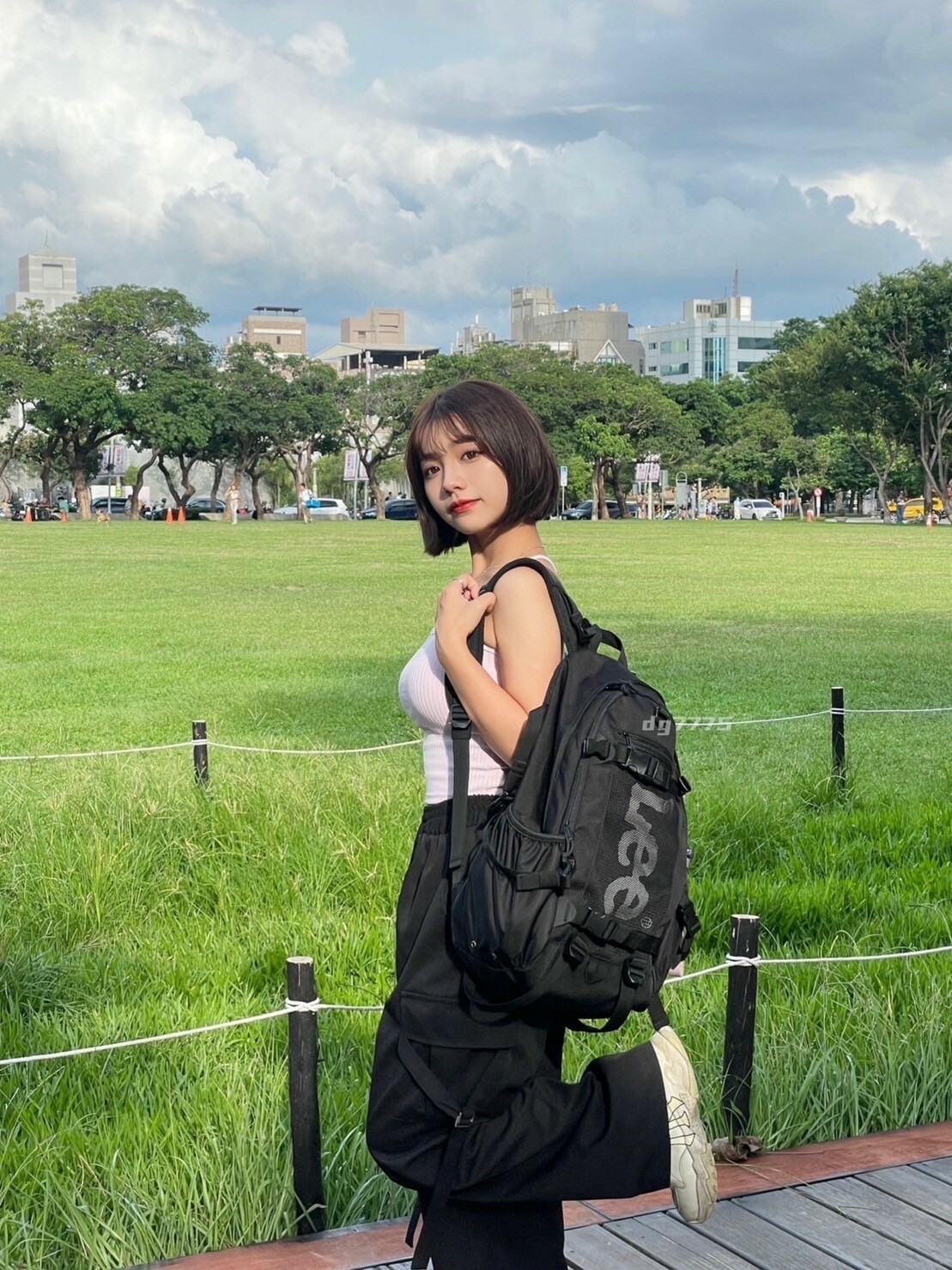 #現貨 韓國LEE 多功能後背包 大容量 包包 (LE2203BG21BK00F)