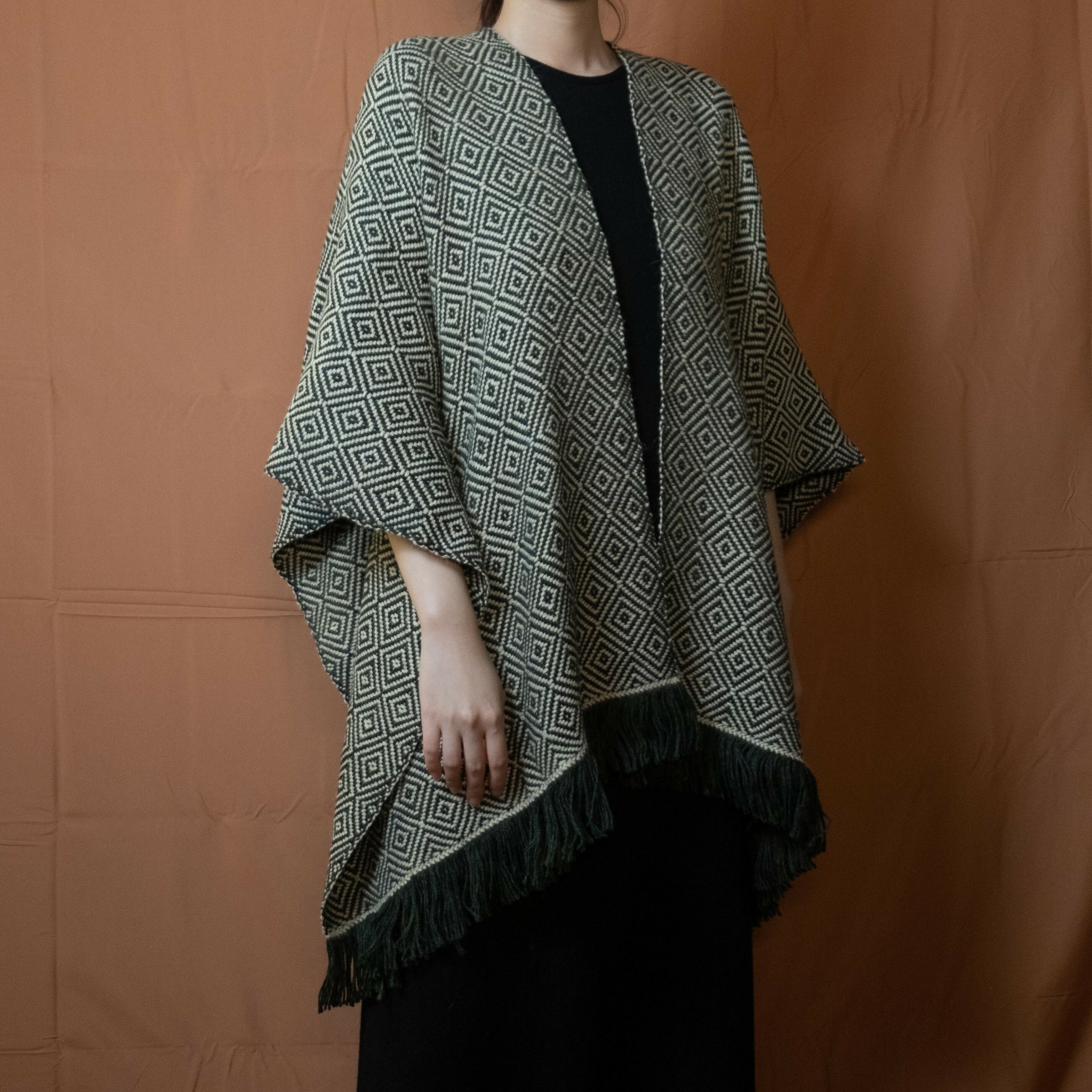 【限量】安地斯羊駝斗篷｜冬青｜秘魯