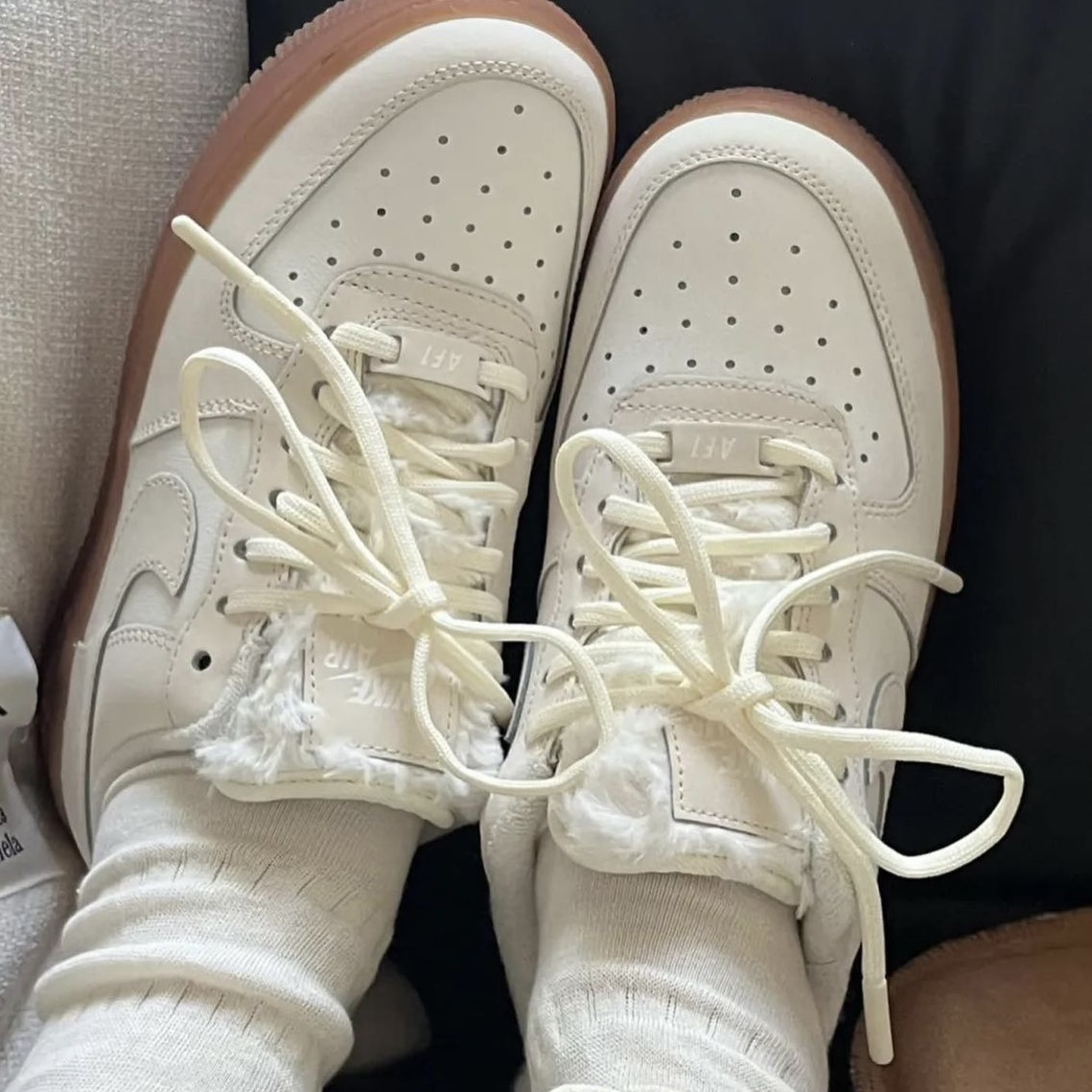 Nike Air Force 1 Low 牛奶糖 焦糖牛奶 米白色 絨毛 女鞋