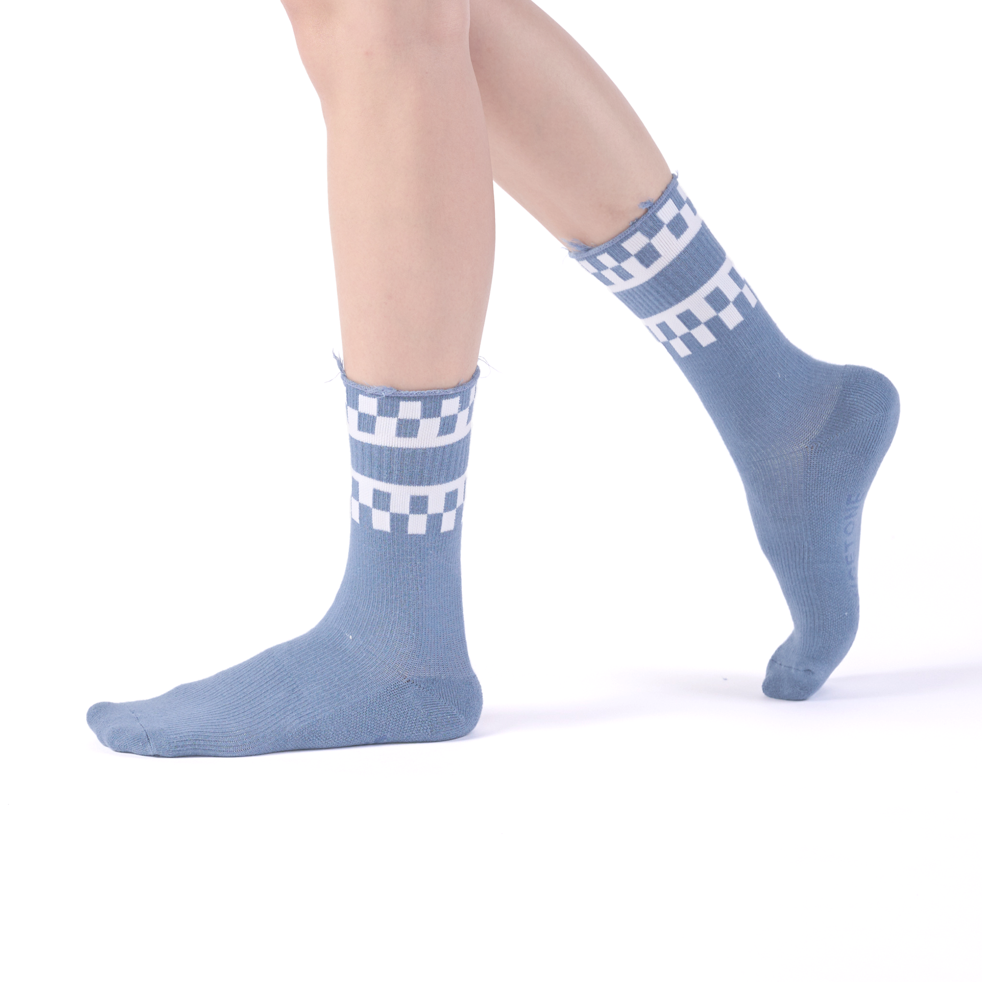 空白鍵 抗菌運動中筒襪〈藍〉