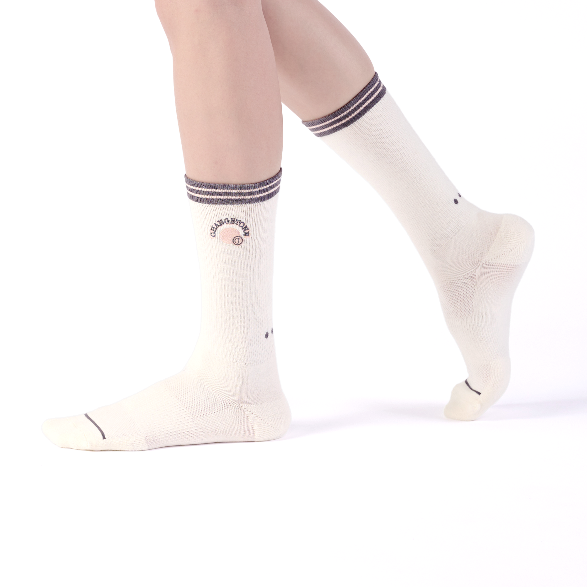 後備球員 抗菌運動中筒襪〈米白〉