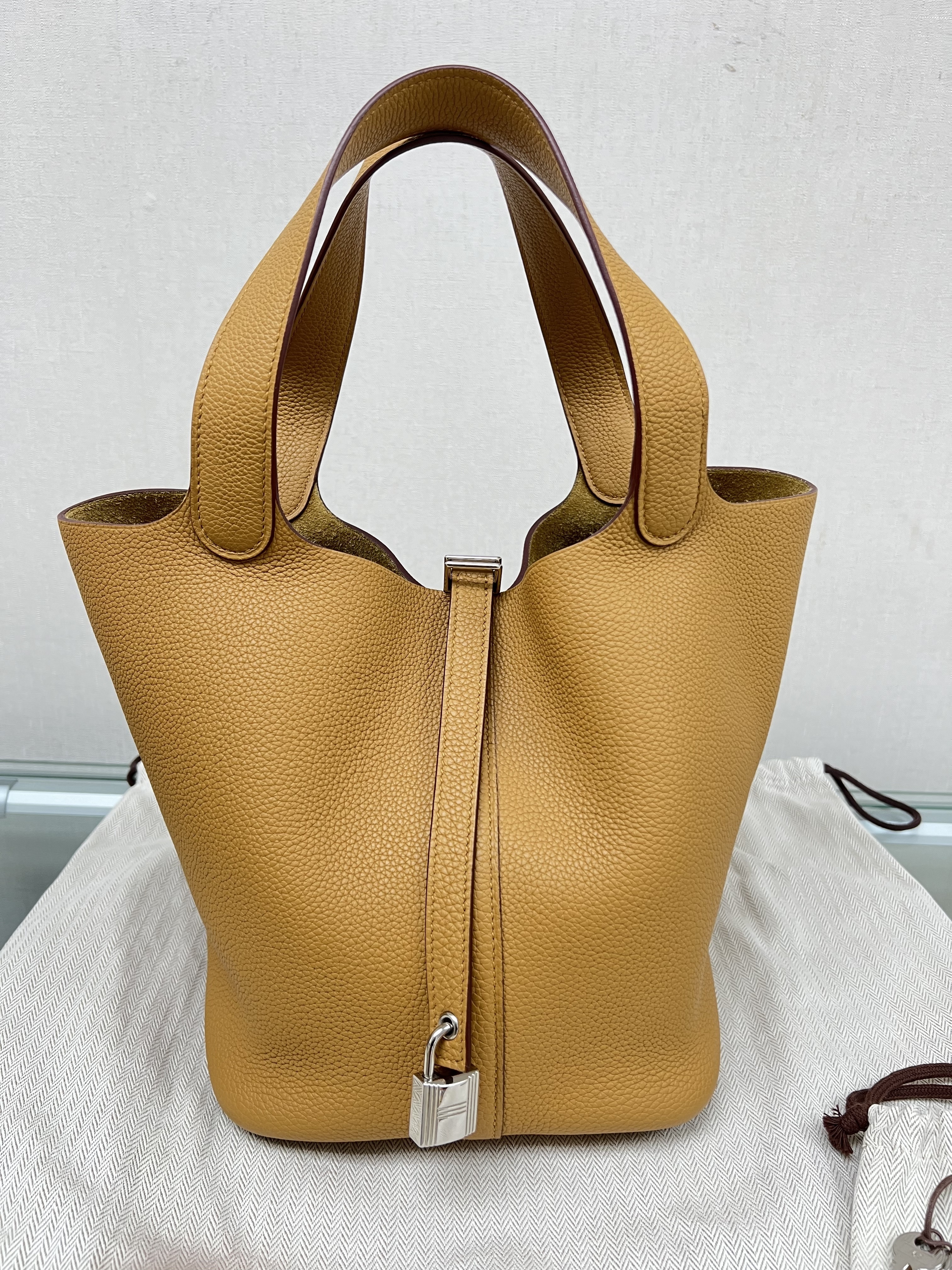 Hermes Picotin 22 (Sesame PHW)