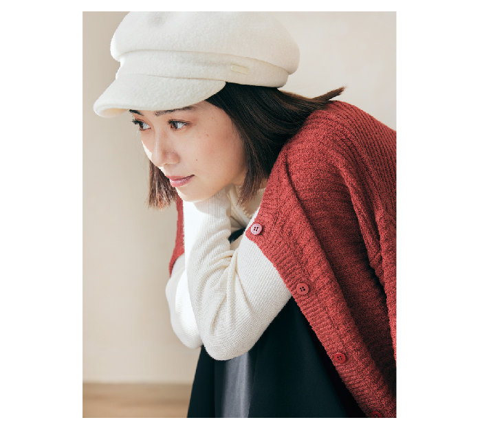 模特兒披著外套舒服的姿態