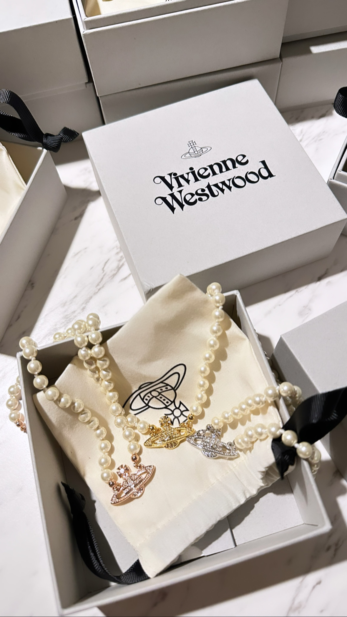 Vivienne Westwood Bas Relief Pearl Necklace
