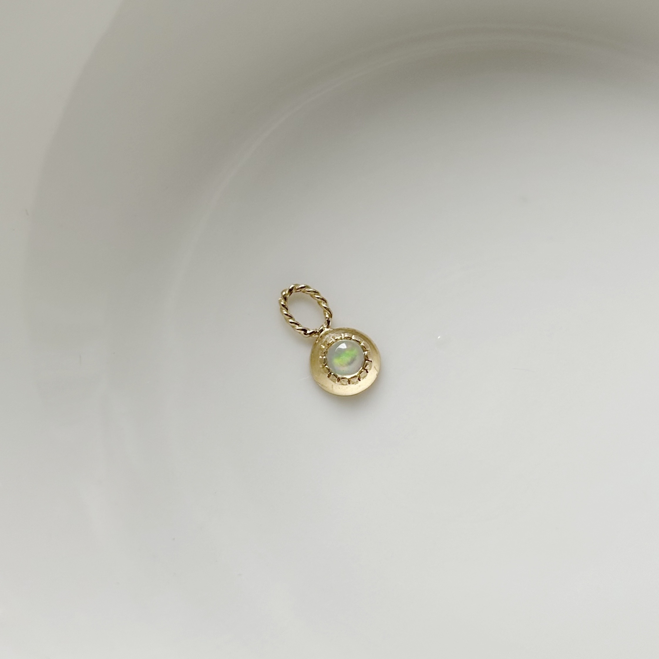 14k復古光面小圓歐泊石耳墜