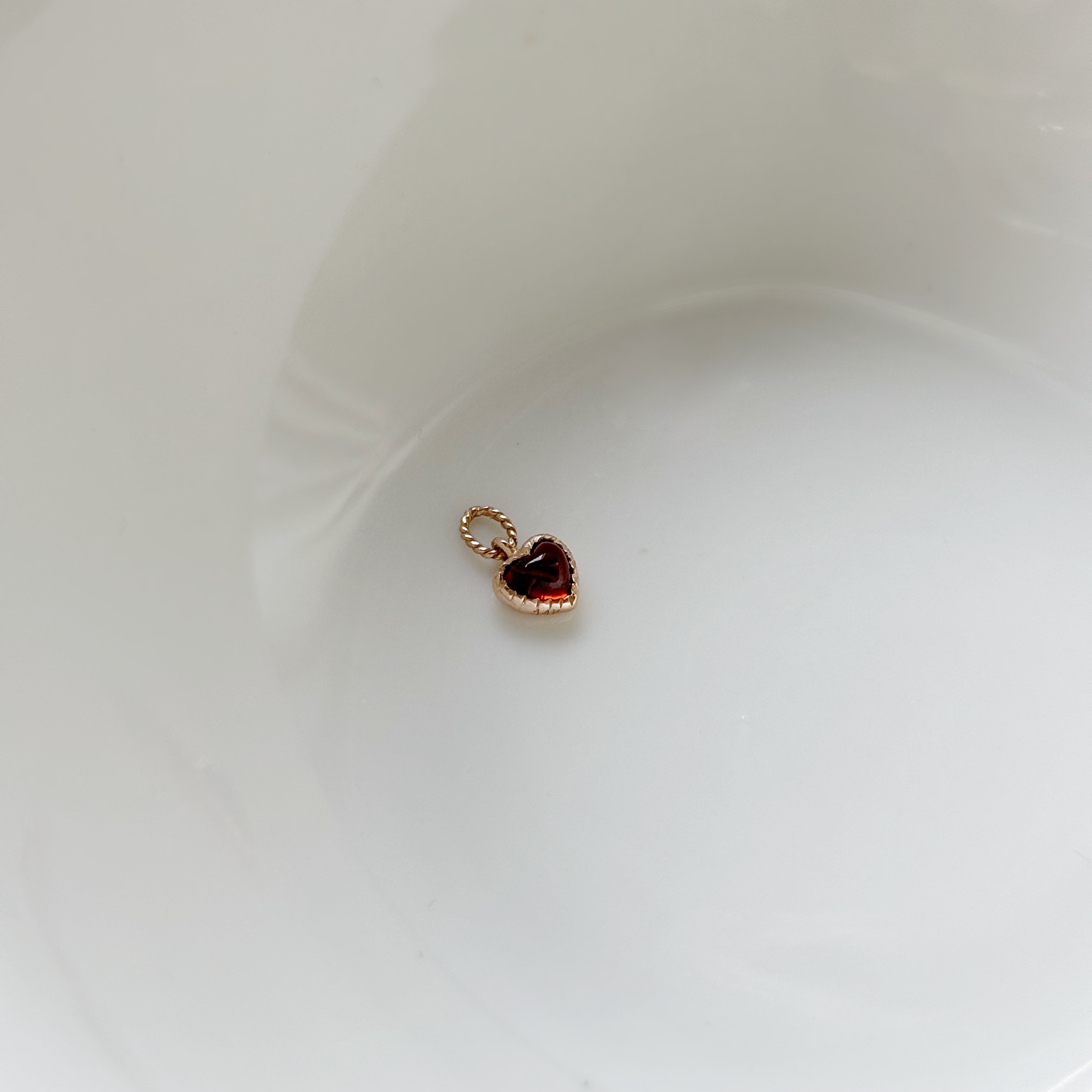 14k QQ heart石榴石耳墜