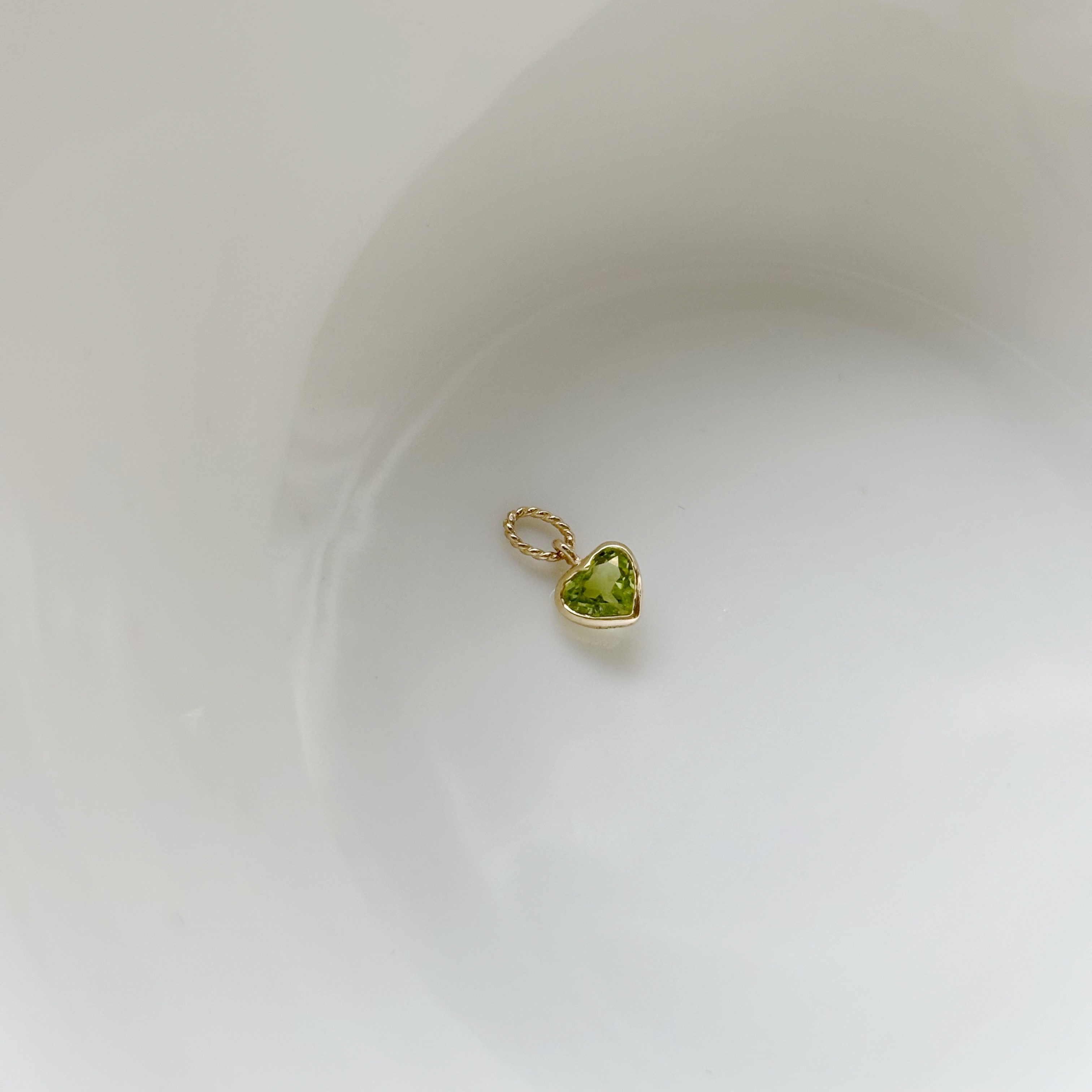 14k鑽面愛心橄欖石耳墜