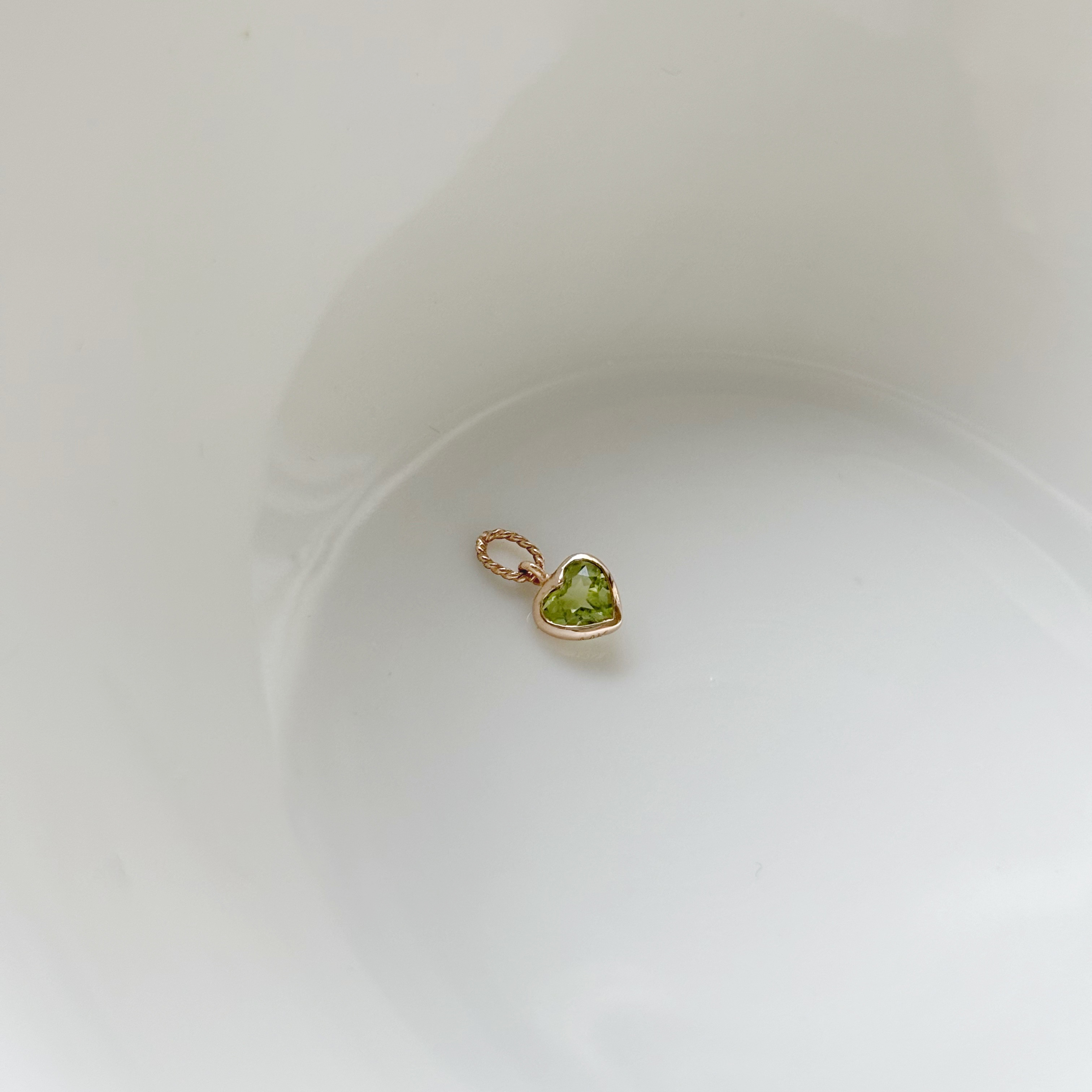 14k鑽面愛心橄欖石耳墜