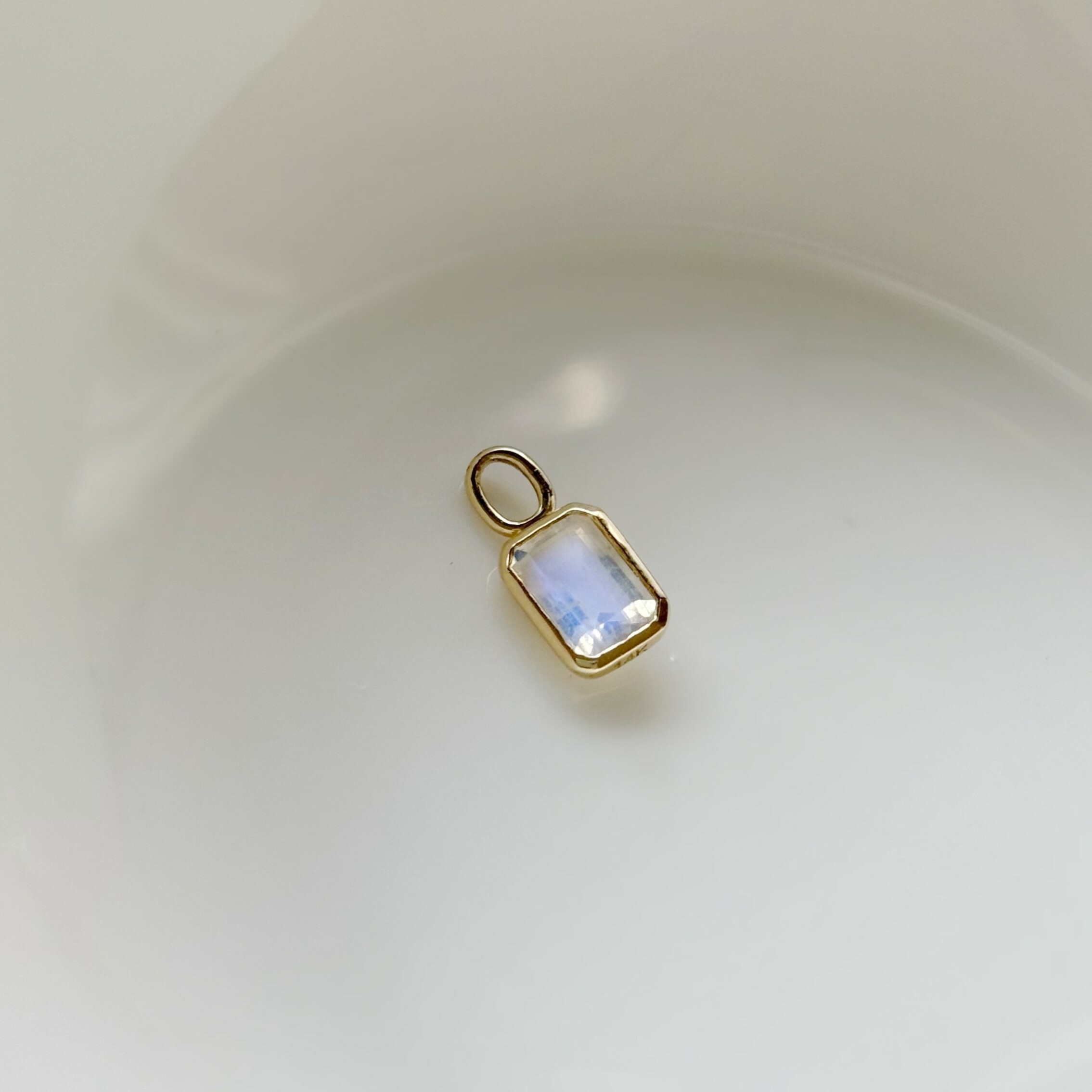 14k Emerald cut月光石耳墜