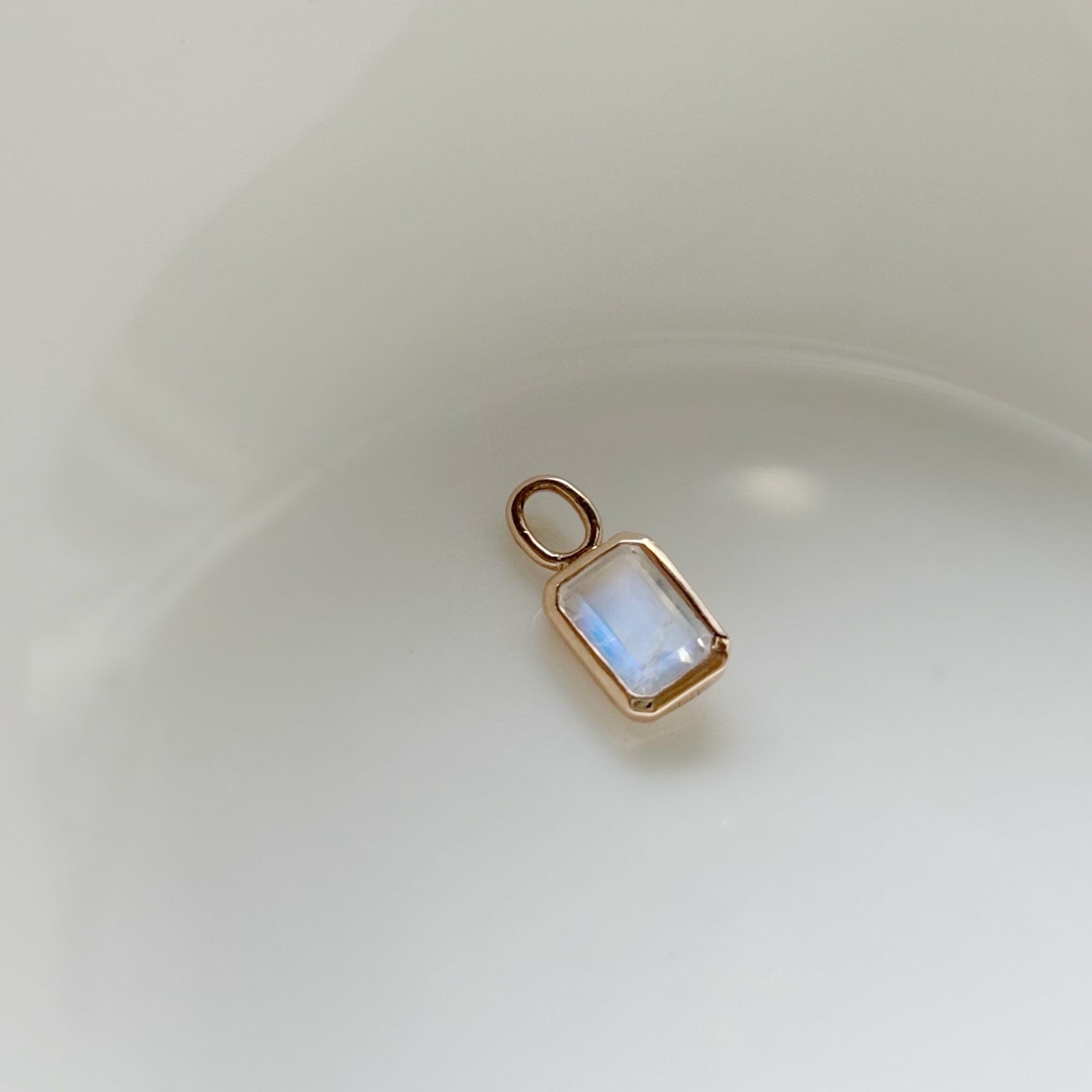 14k Emerald cut月光石耳墜