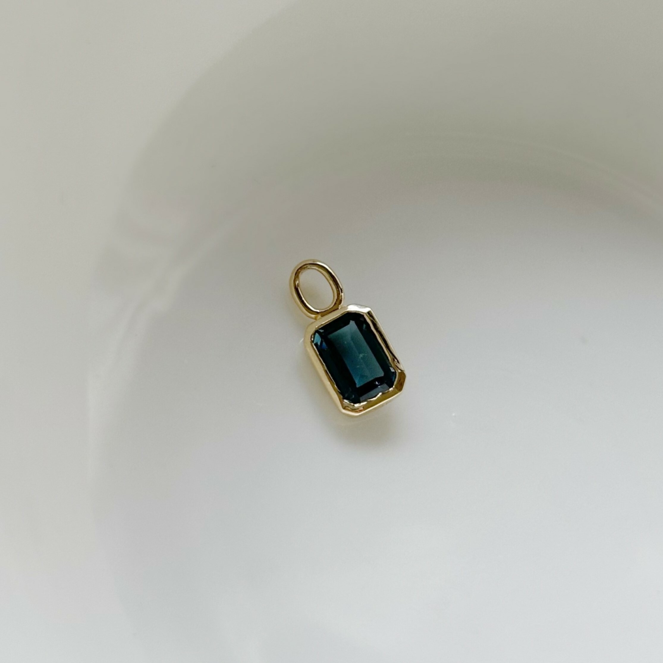 14k Emerald cut倫敦托帕石耳墜