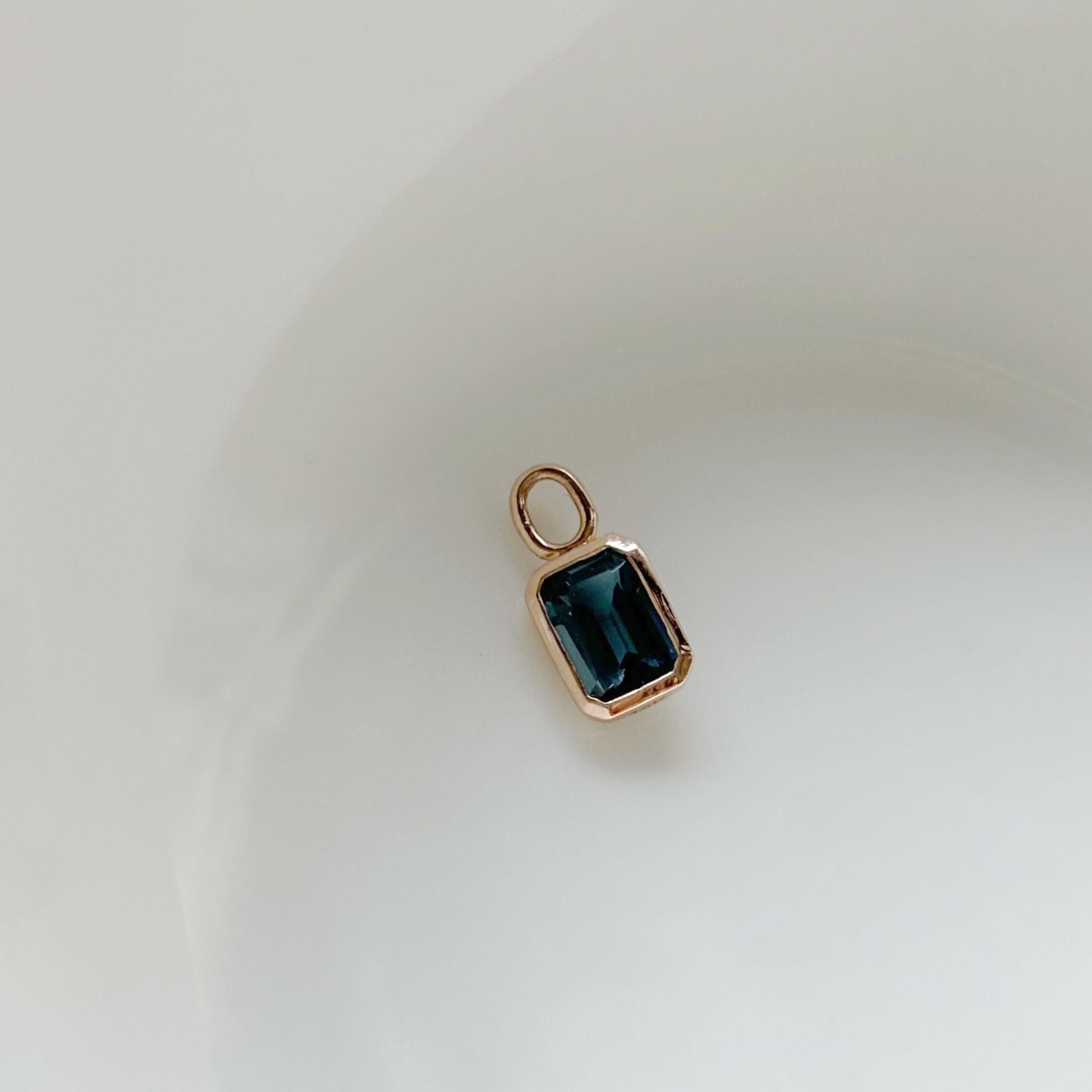 14k Emerald cut倫敦托帕石耳墜