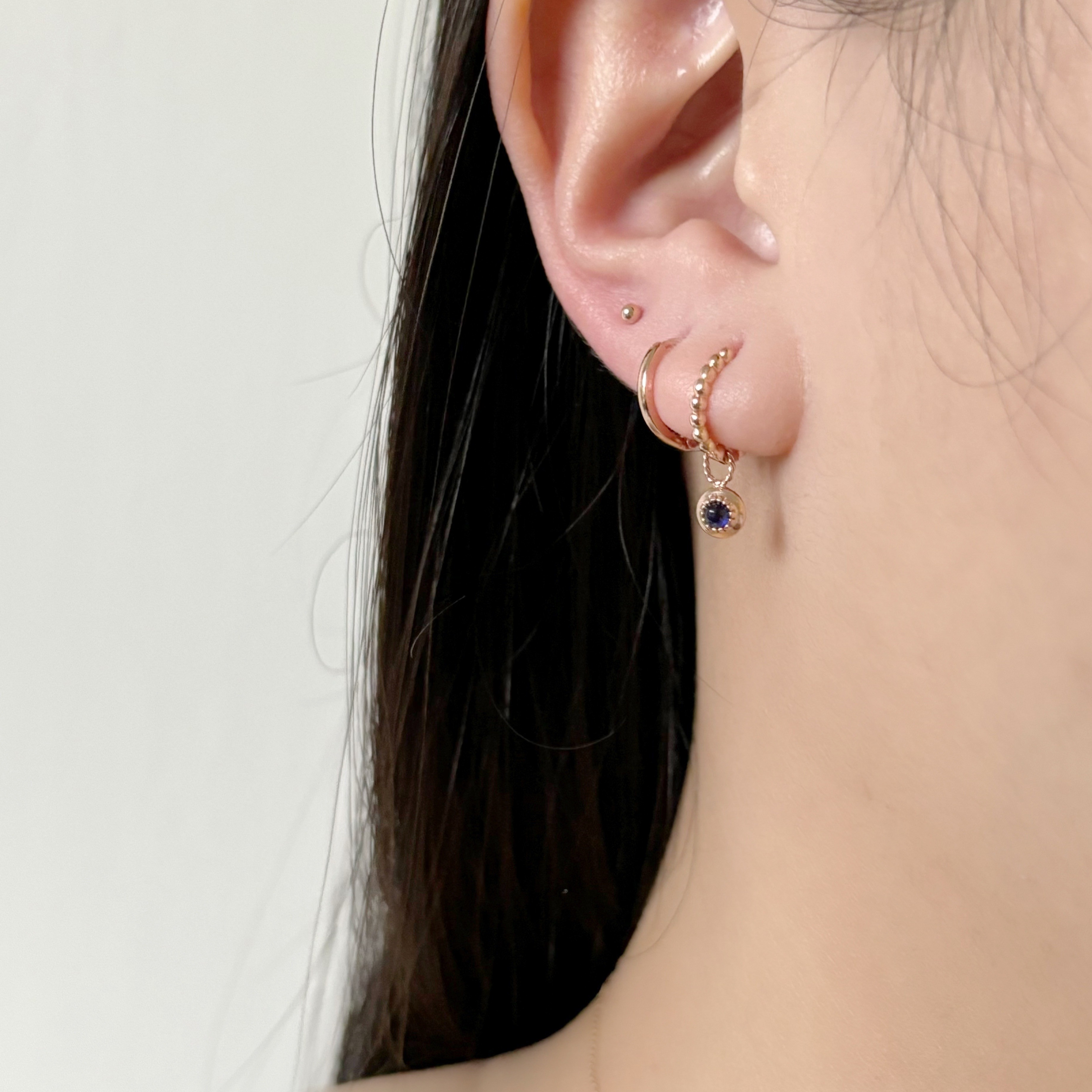 14k復古光面小圓藍寶石耳墜