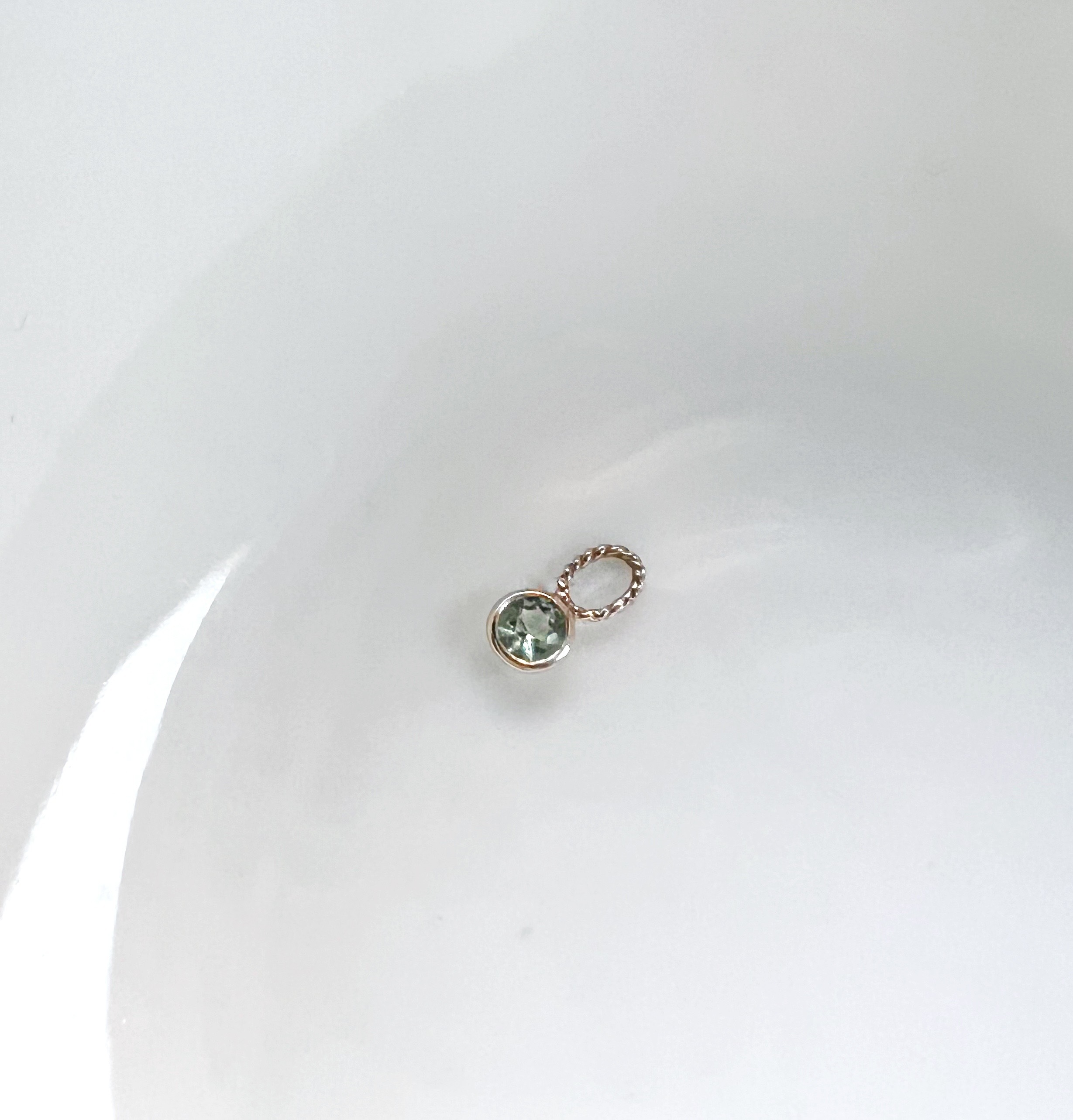 14k鑽面小圓綠色藍寶石耳墜