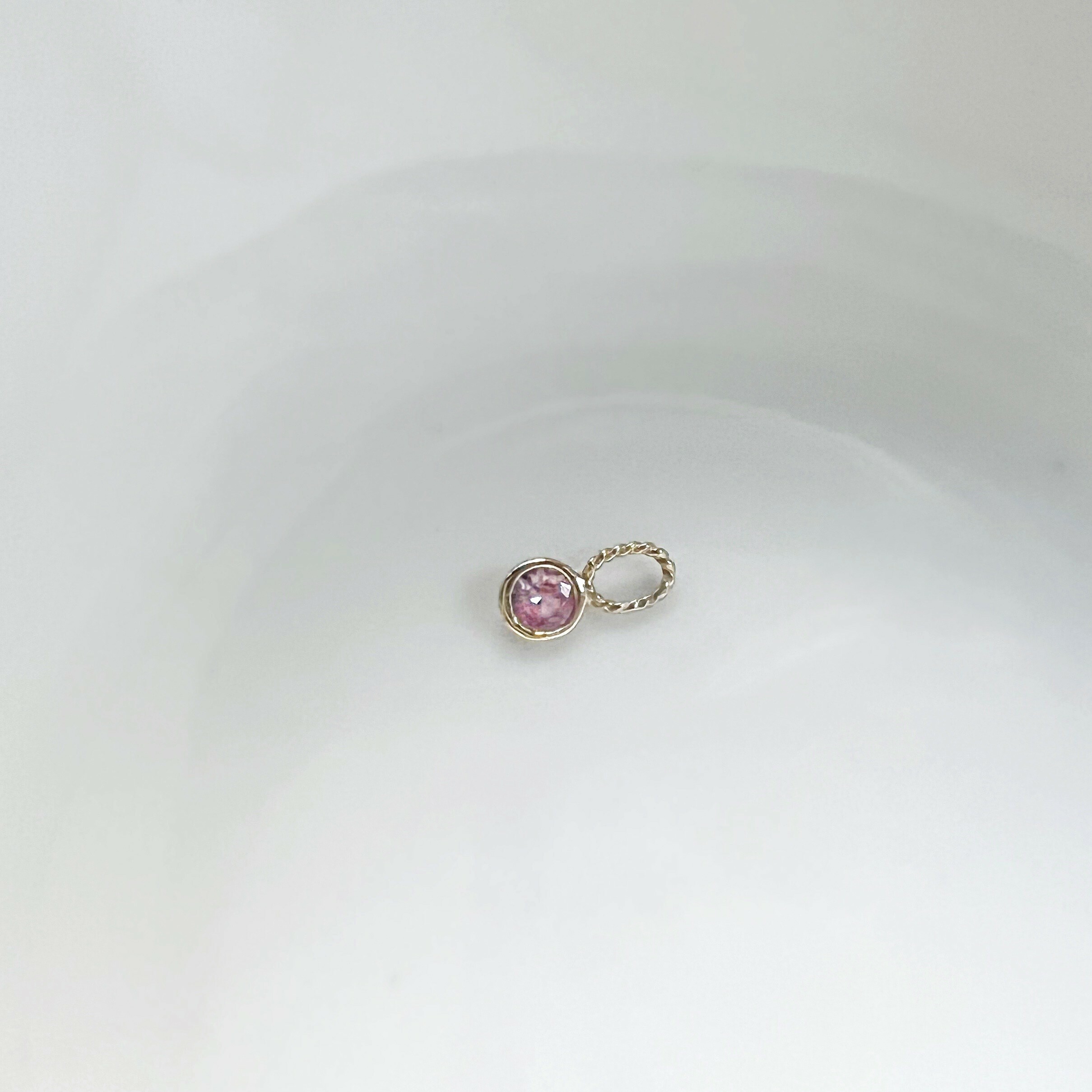 14k鑽面小圓粉色藍寶石耳墜