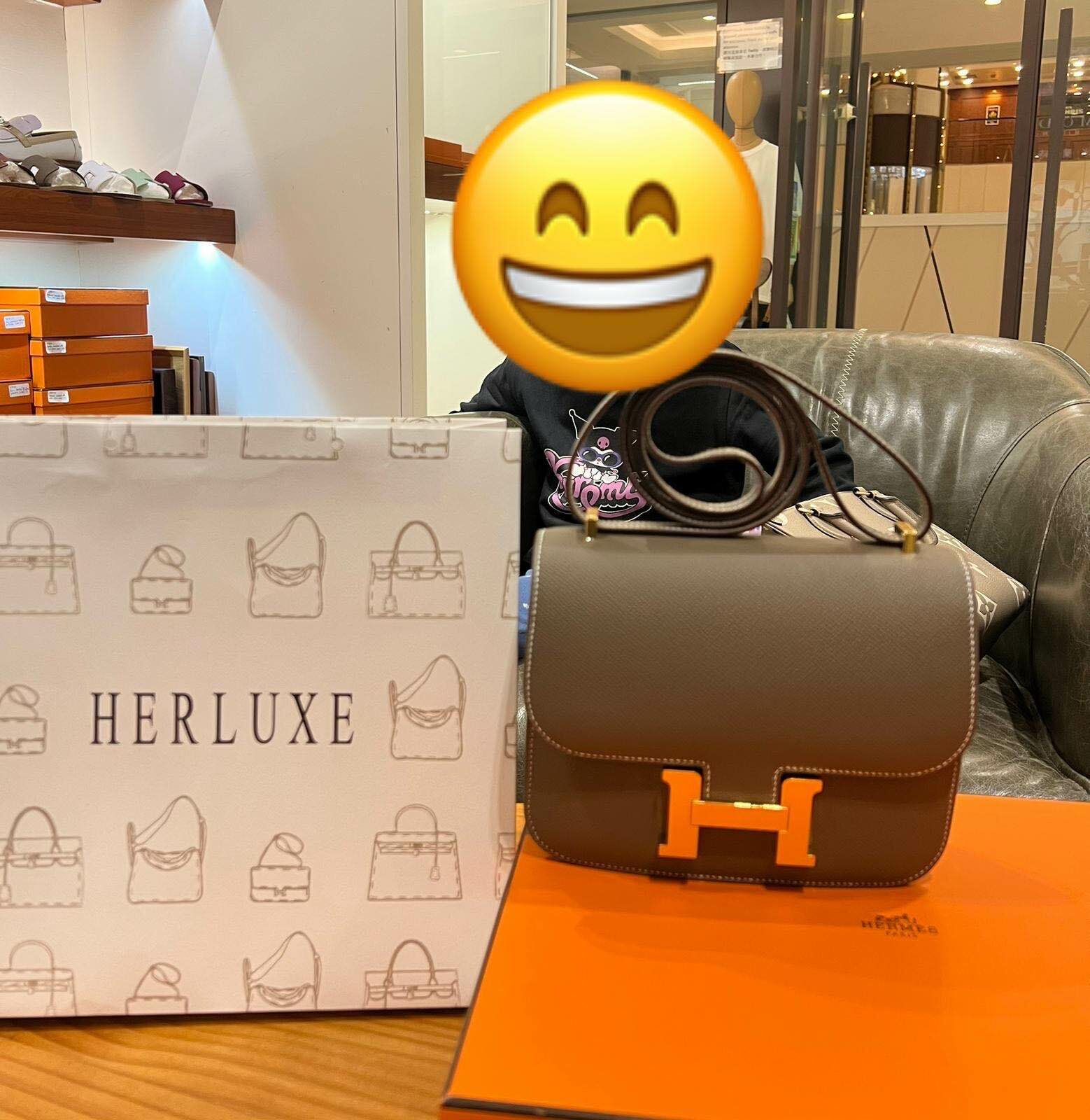 【 感謝支持 】靚靚帶囡囡來shopping🎉 一眼睇中 constance mini大象灰金扣🐘🔑 靚靚大讚HERLUXE價錢合理👍🏻 一直都有留意我哋嘅最新資訊📩 仲好鐘意呢隻袋💕 方便實用又易襯👏 強勁嘅實力總能吸引到優質嘅客人🏆 多謝你對我哋嘅支持與100%信任🫶💪