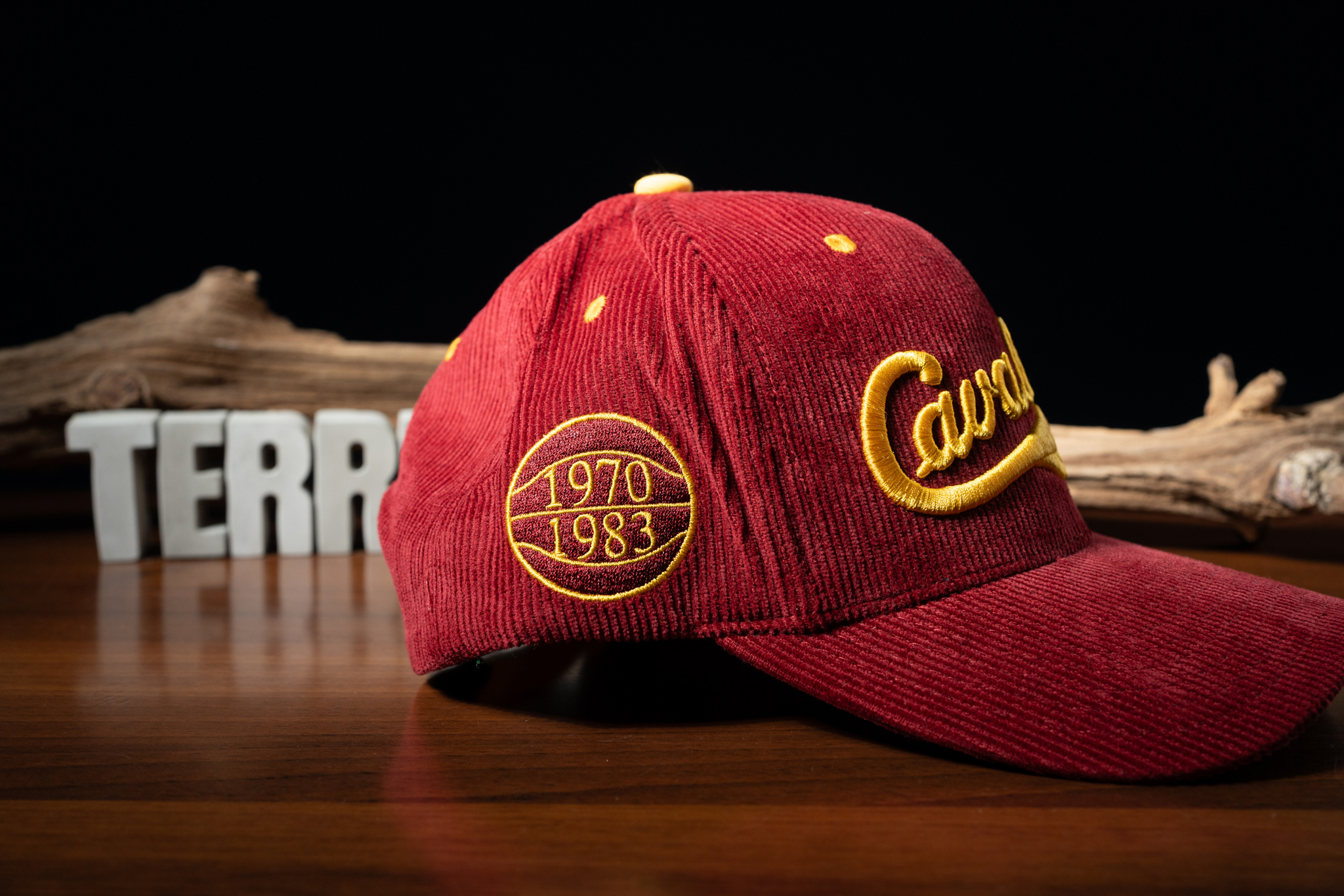 NBA帽子 Cleveland Cavaliers 克里夫蘭騎士 紅羽毛 燈芯絨 老帽 M&N 可調式 全新