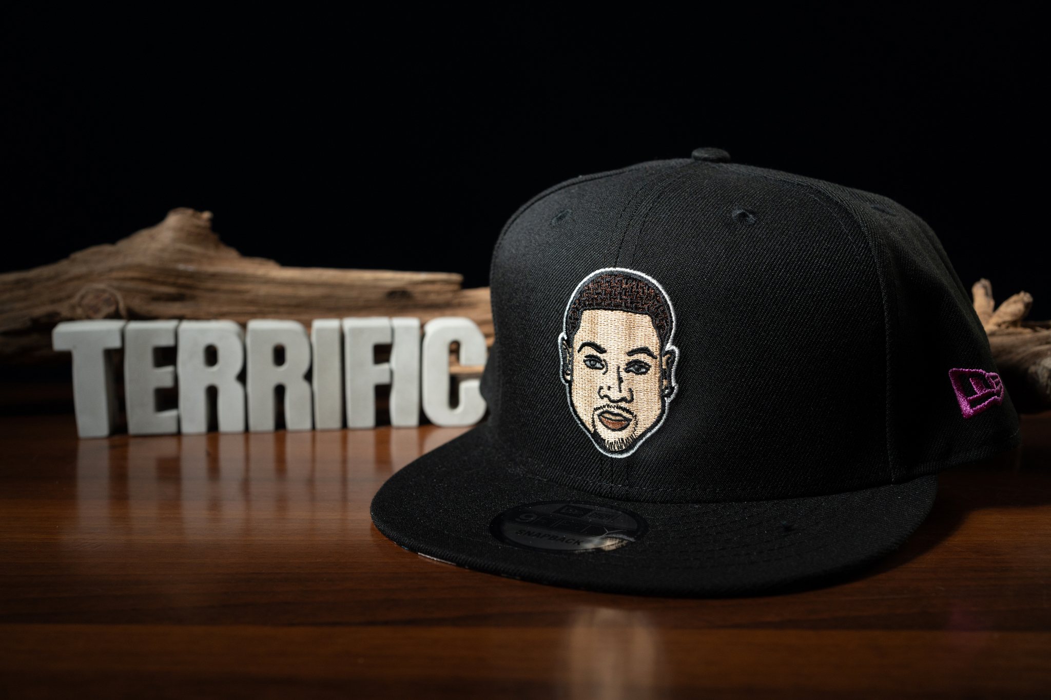 NBA帽子 Miami Heat 邁阿密熱火 Dwyane Wade Emoji 黑底頭像 帽沿有圖 棒球帽 New Era 9FIFTY 可調式 全新