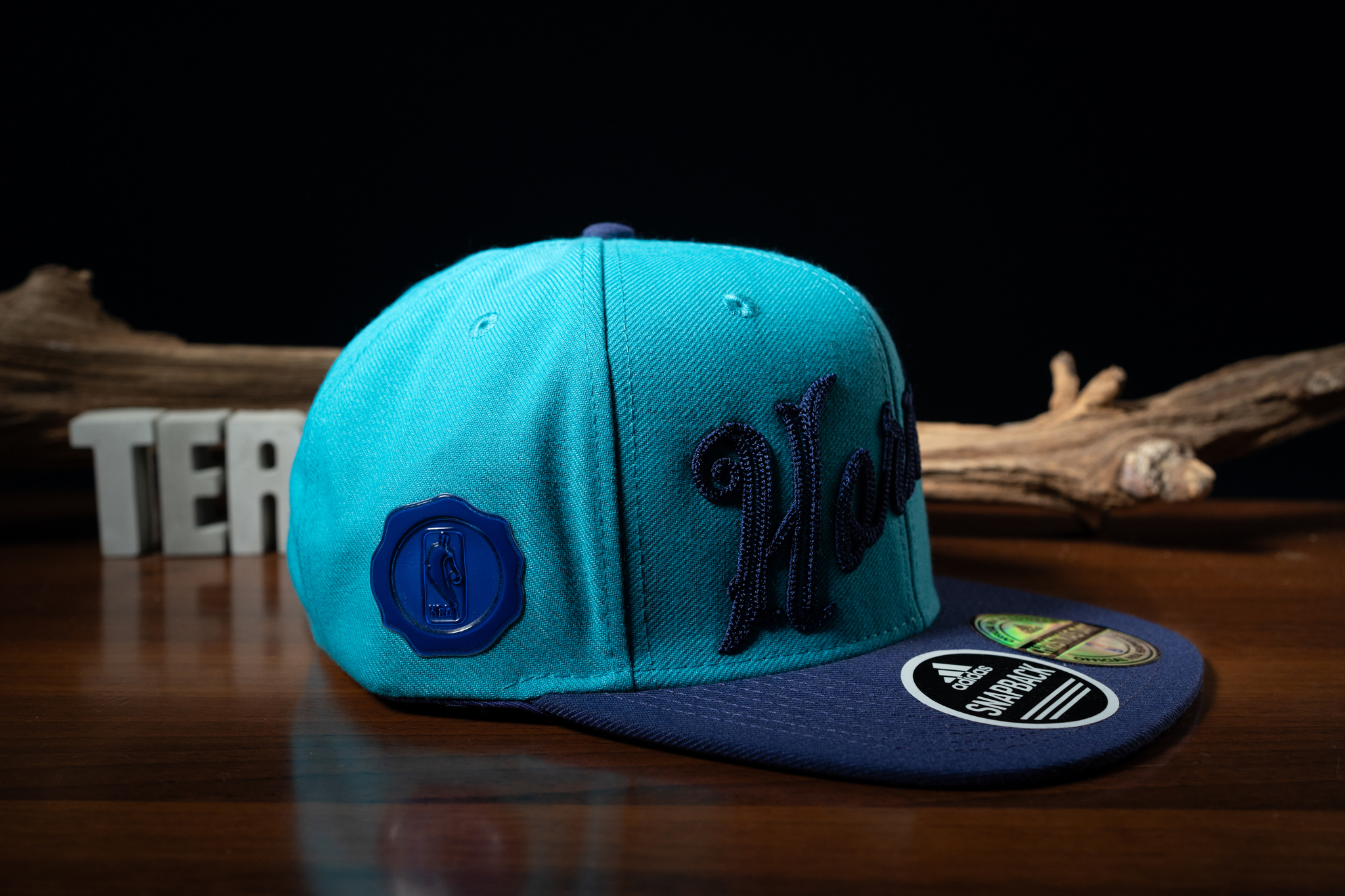 NBA帽子 Charlotte Hornets 夏洛特黃蜂 專屬蠟章 聖誕節 棒球帽 Adidas 可調式 全新