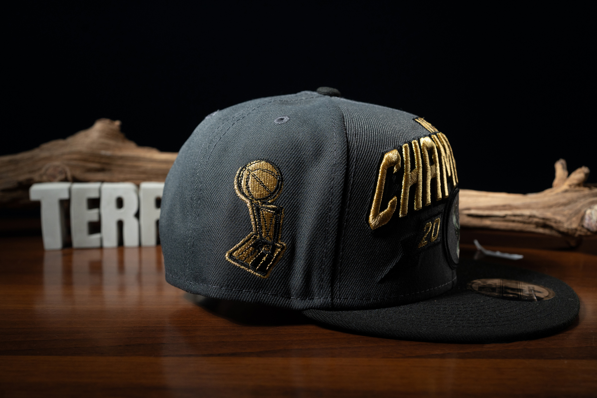 NBA帽子 Milwaukee Bucks 密爾瓦基公鹿 Locker Room 2021 總冠軍 棒球帽 New Era 9FIFTY 可調式 全新