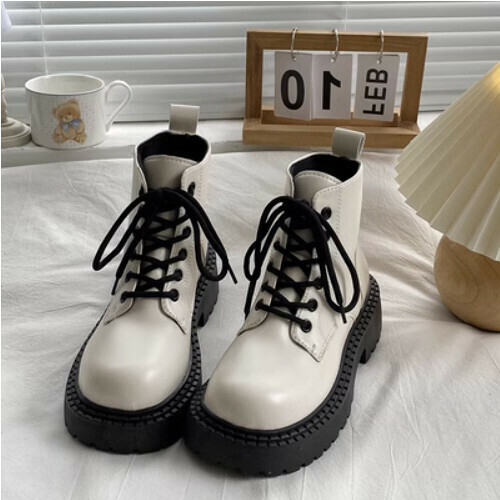 Versatile lace-up platform booties