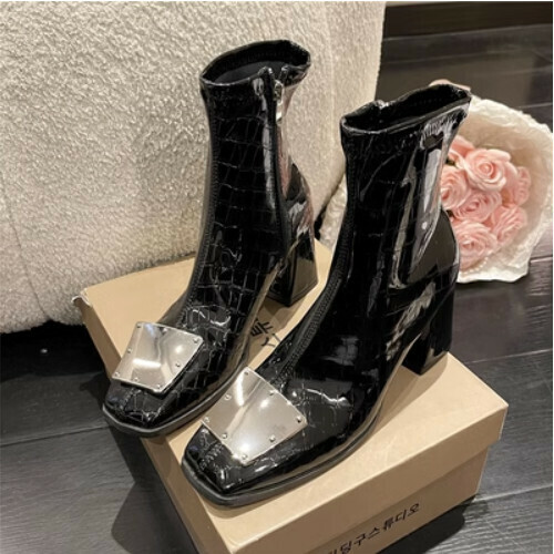 French block-heeled boots