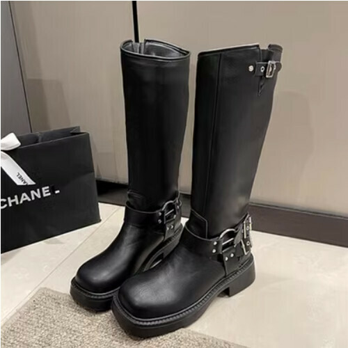 Block-heeled square-toe tall boots
